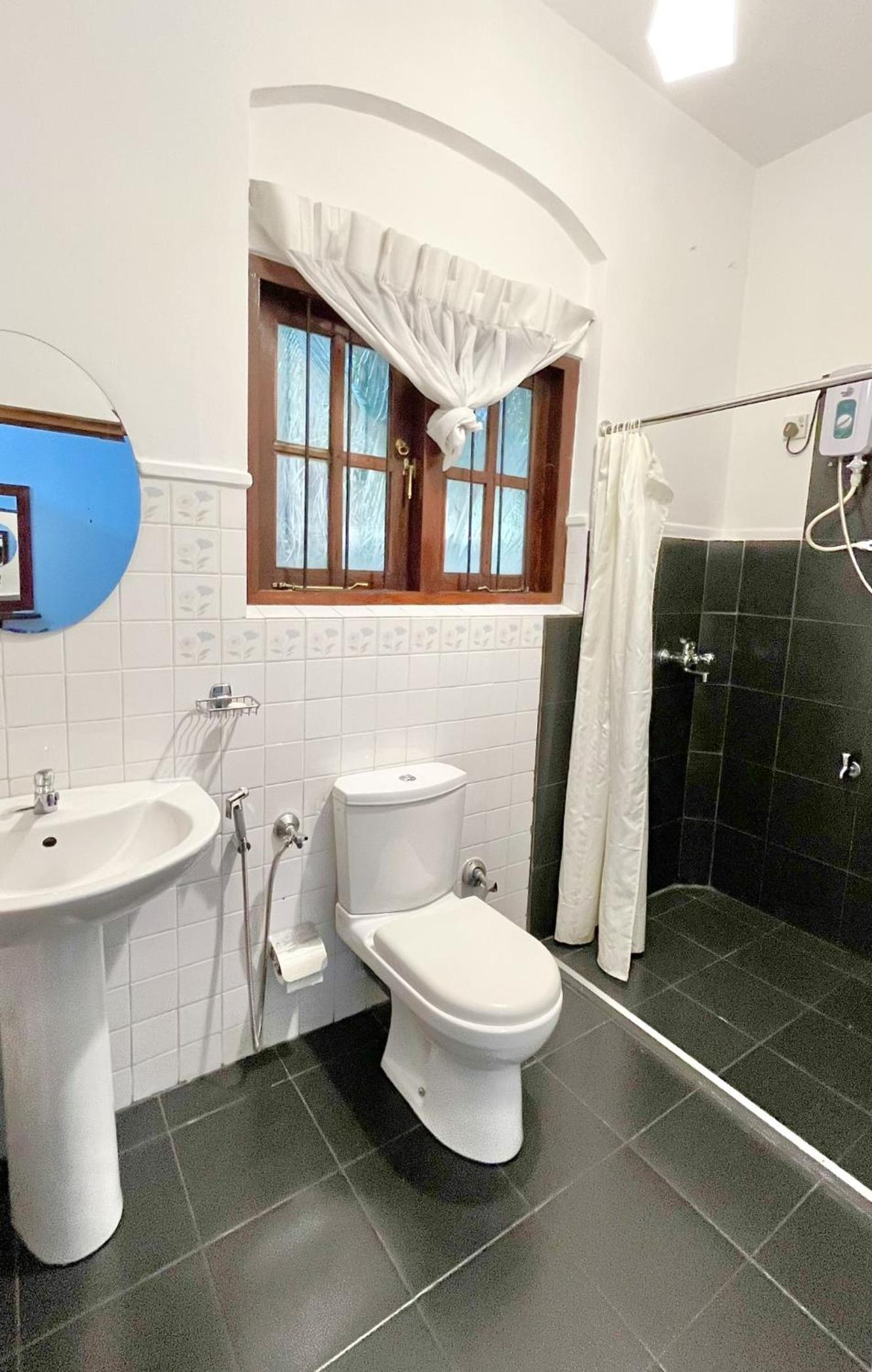 Deluxe Double Room with Balcony photo 3