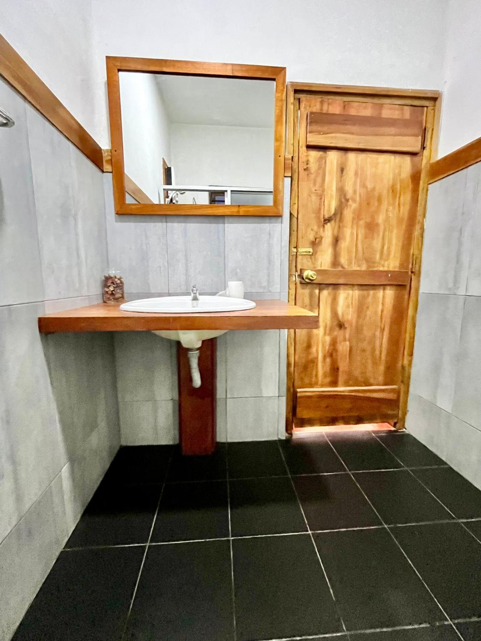 Deluxe Double Room with Shower photo 3