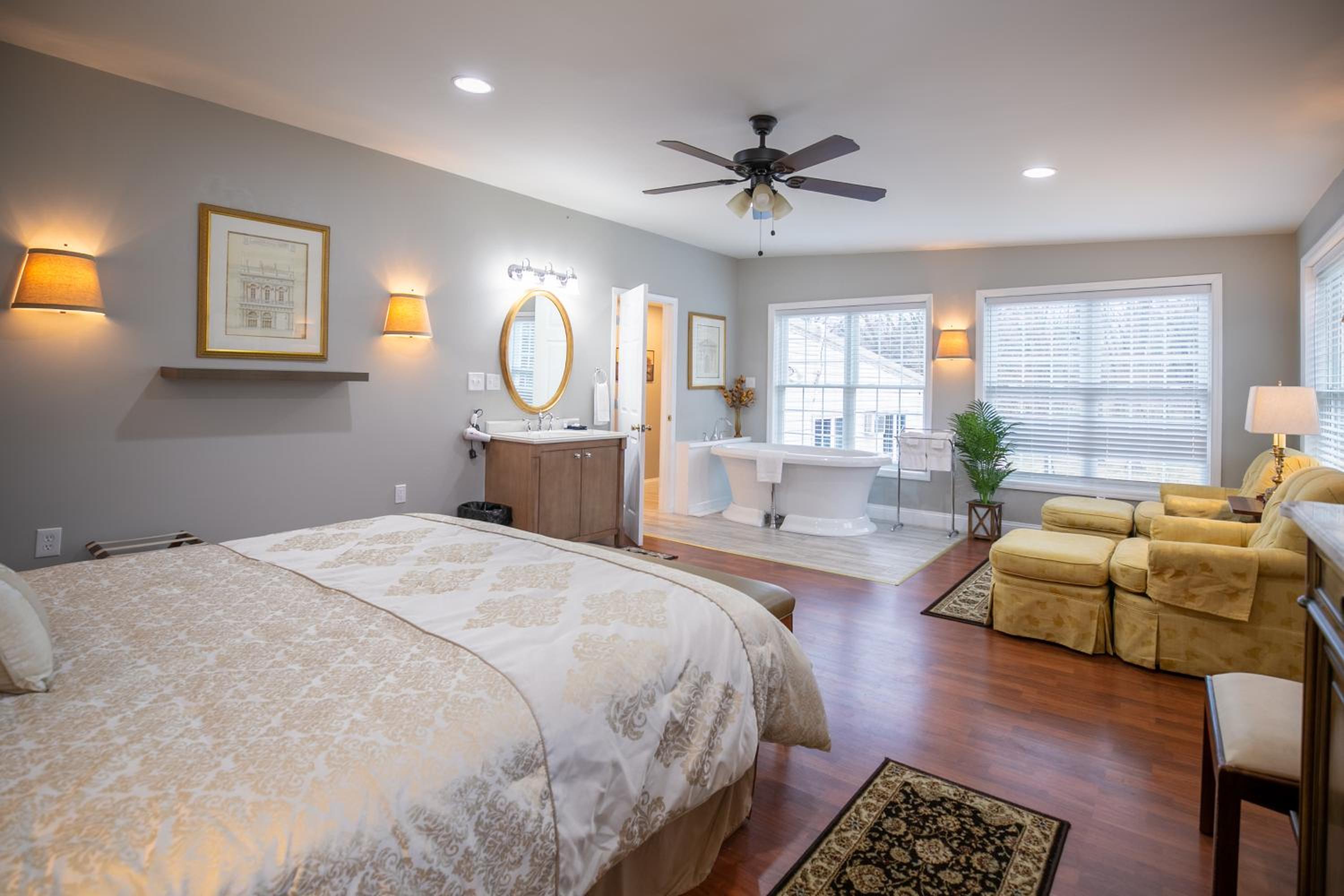 Deluxe King Room