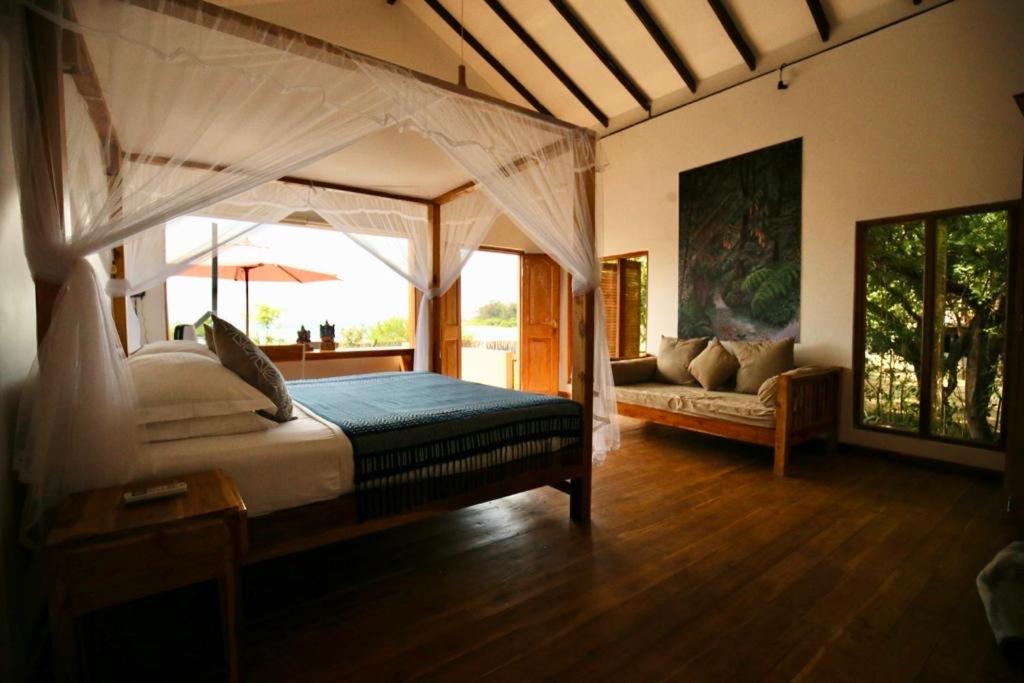 Deluxe Ocean View Room with Plunge Pool