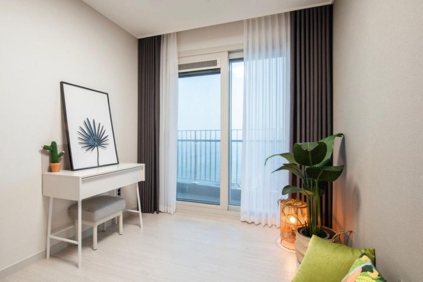 Partial Ocean Terrace Suite Three Room - Photo 5