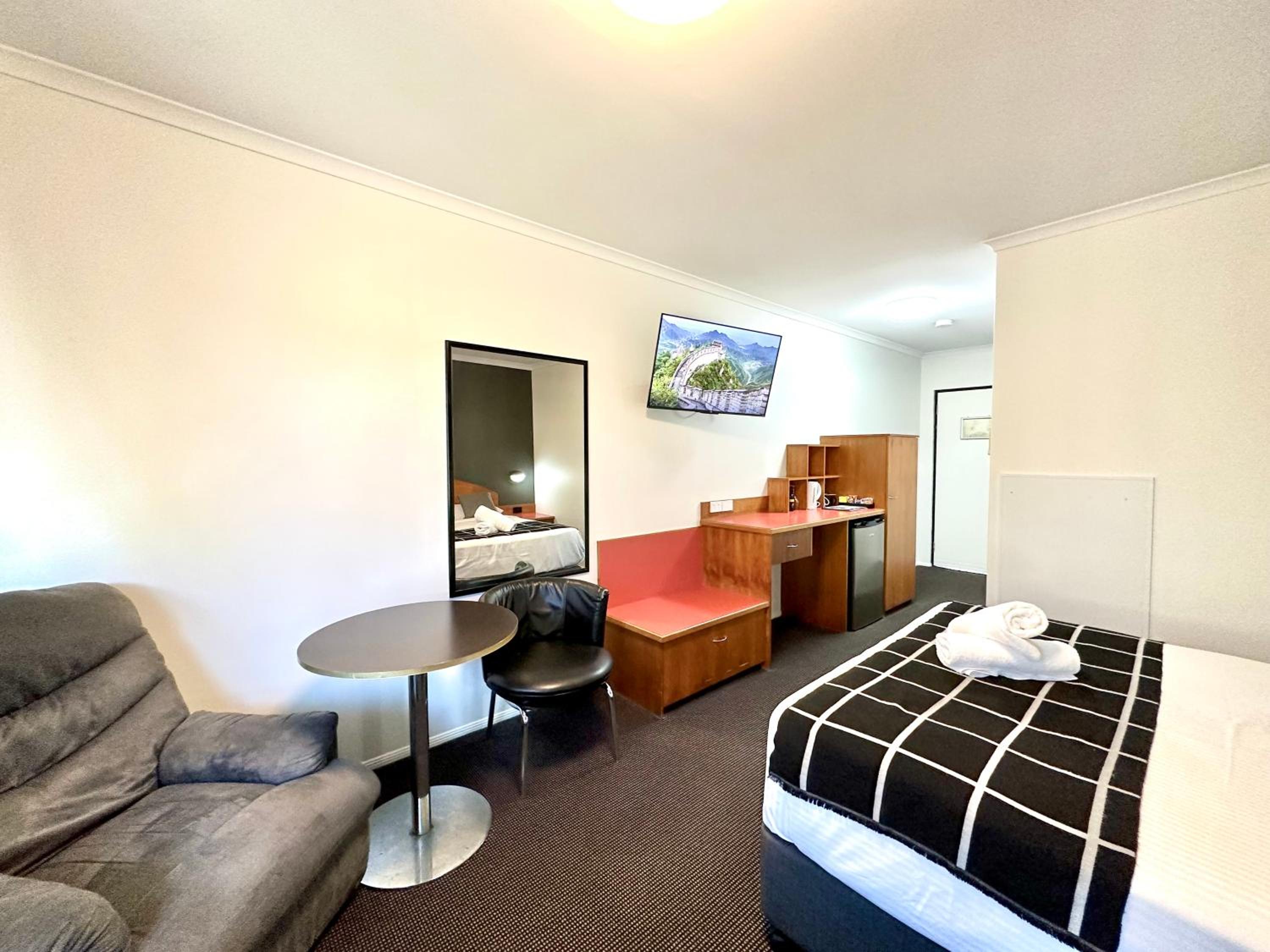 Double or Twin Room - Disability Access photo 3