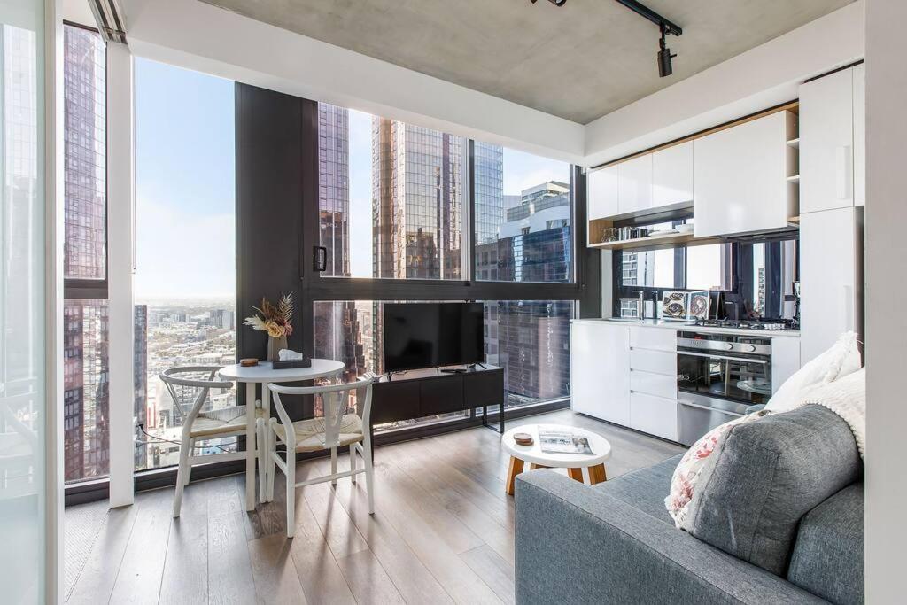 Studio Apartment photo 1