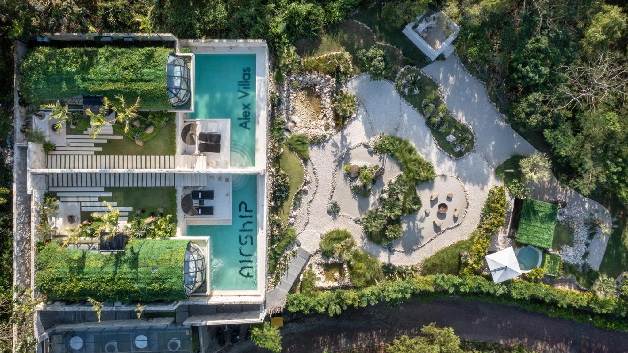 Villa photo 3