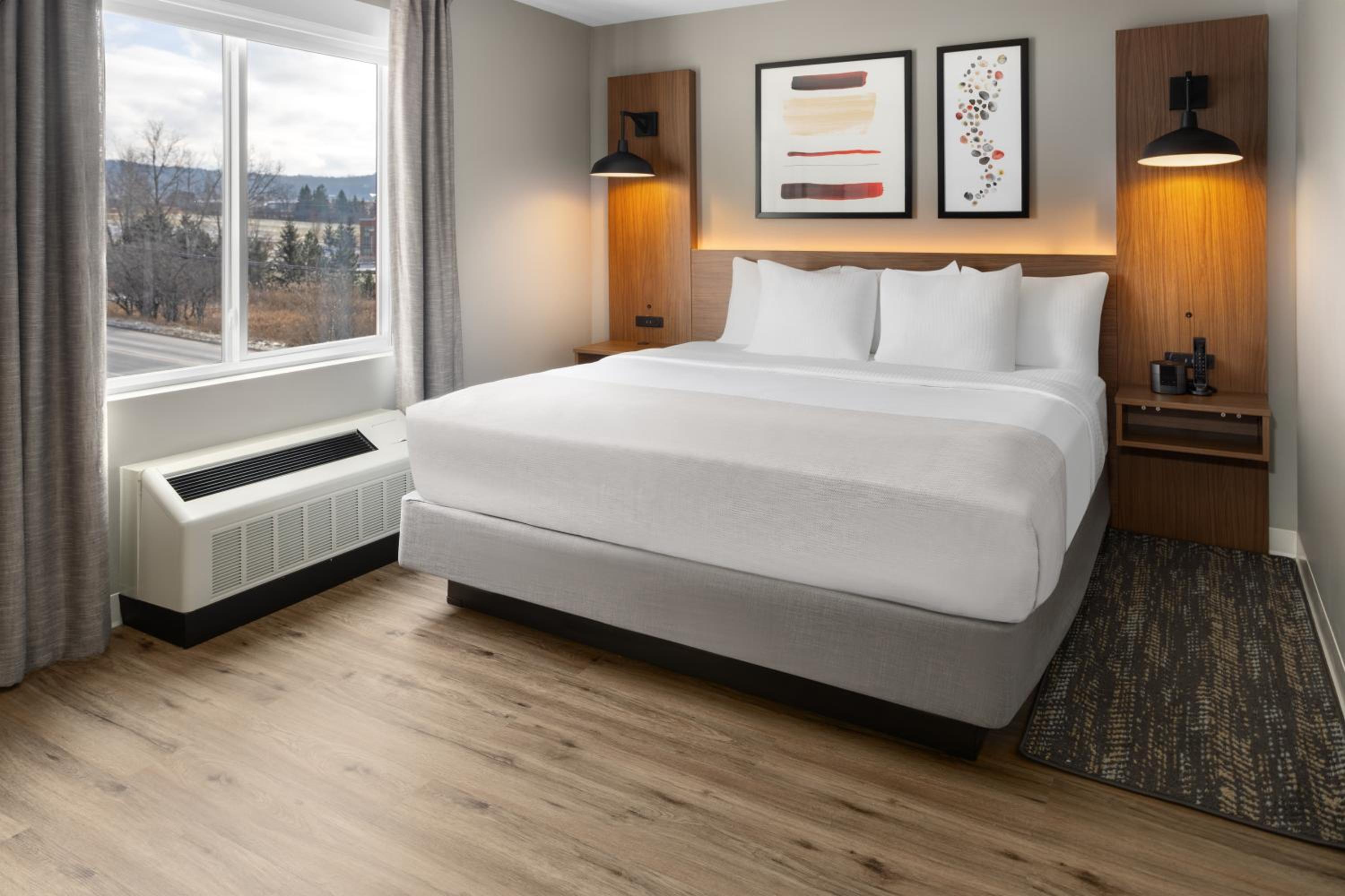 One-Bedroom King Suite, Non-Smoking - Photo 1