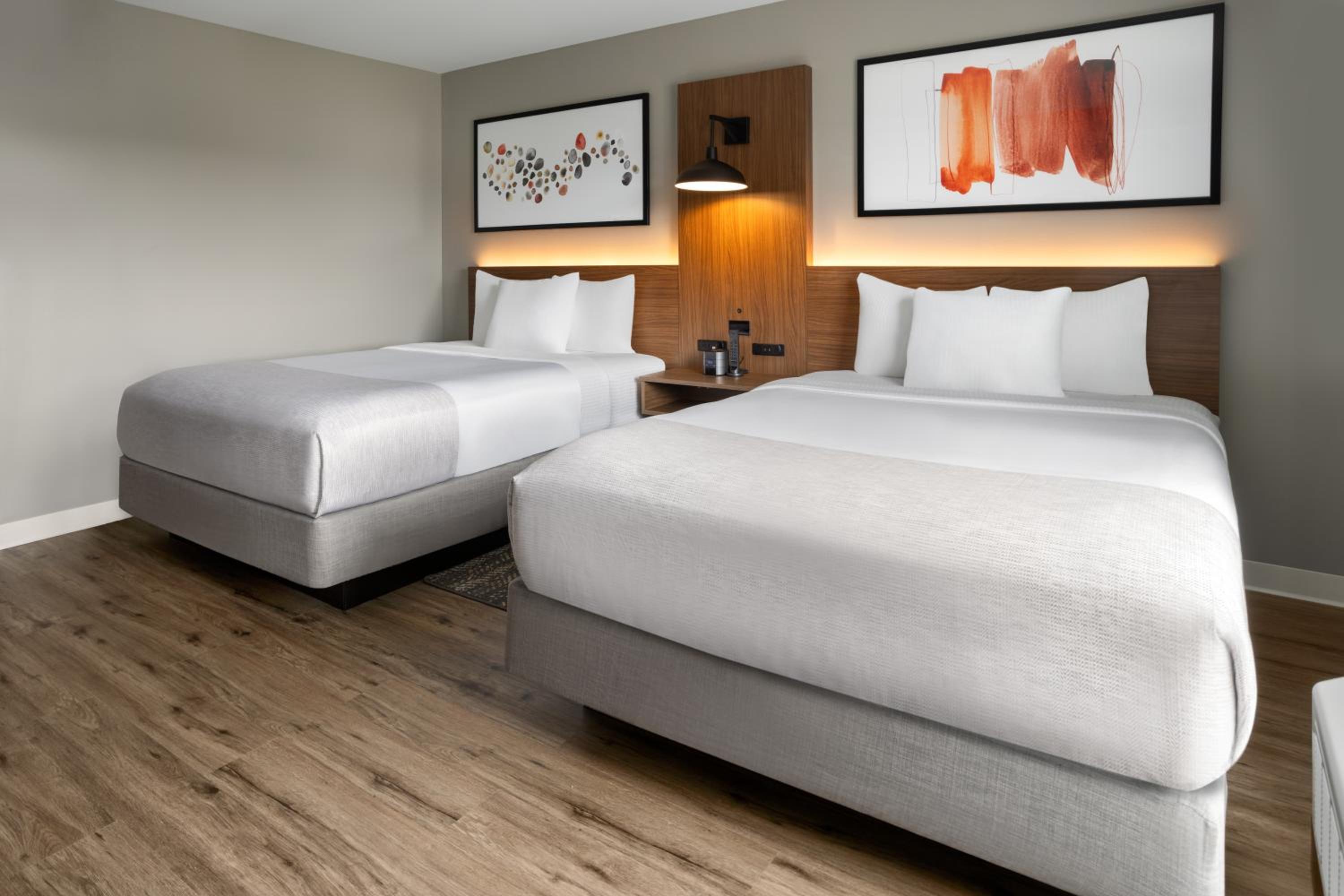 Queen Room with Two Queen Beds - Non-Smoking - Photo 1