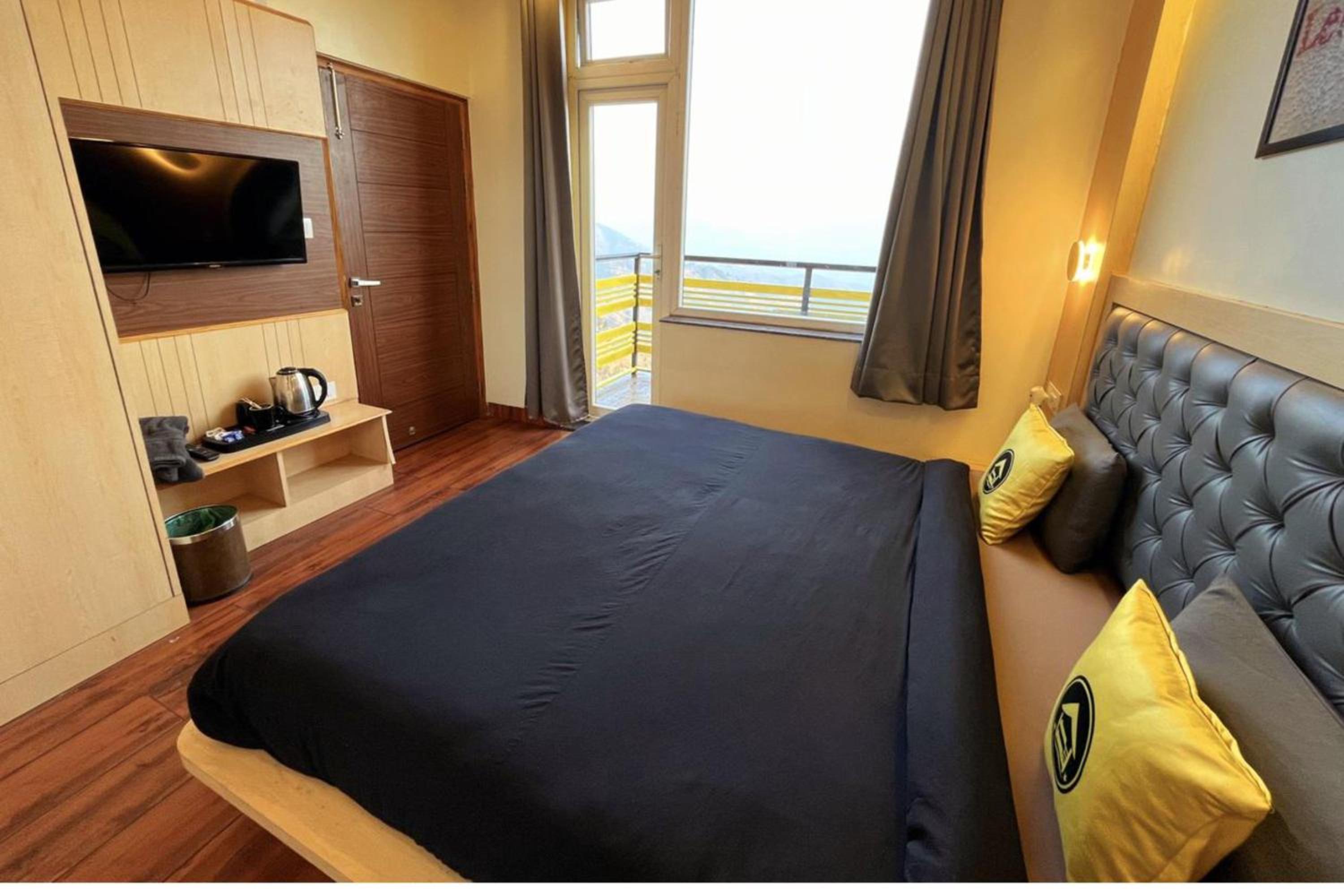 Standard Double Room with Balcony and Valley View - Photo 4