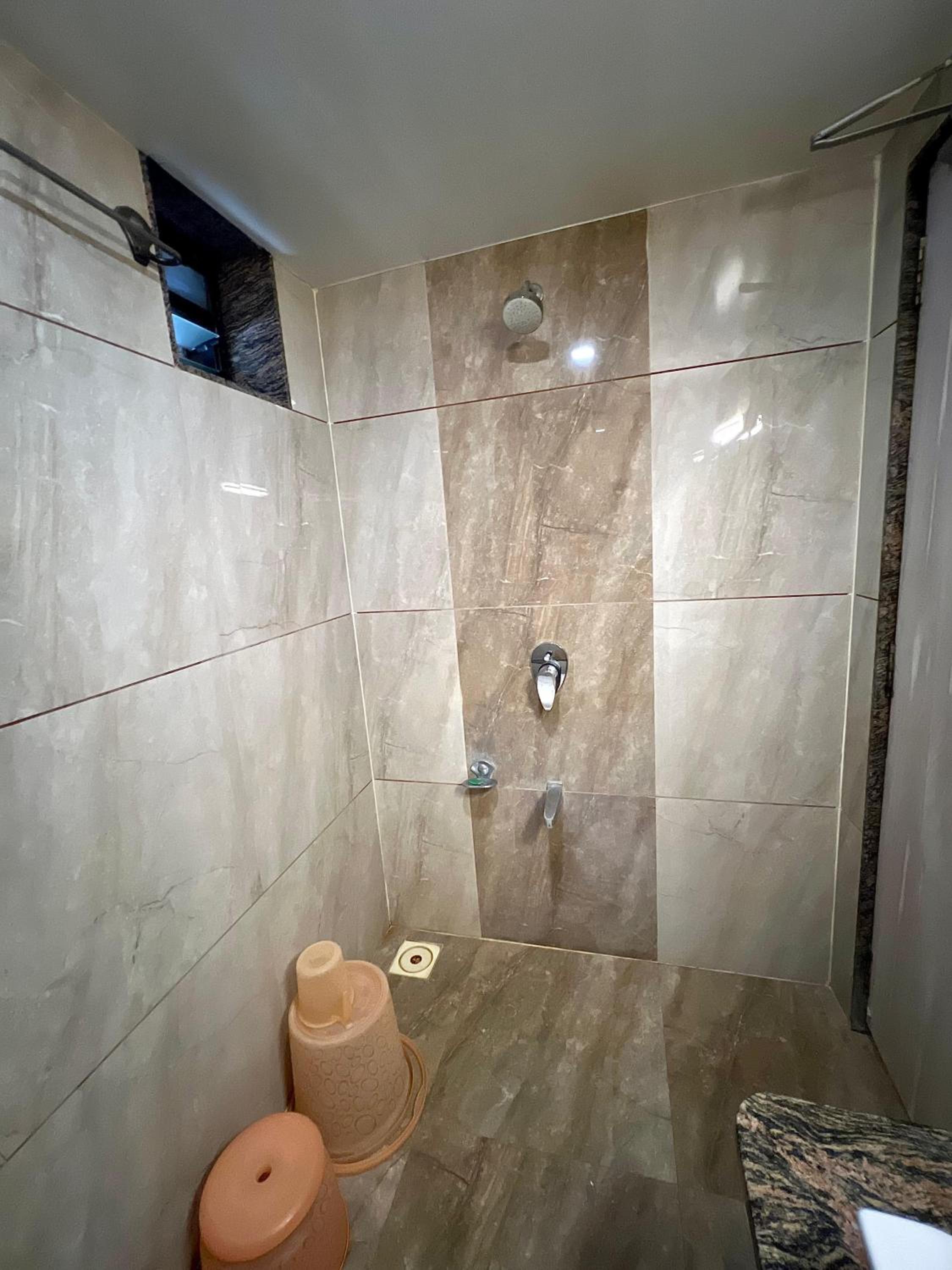Deluxe Double Room with Balcony - Photo 10