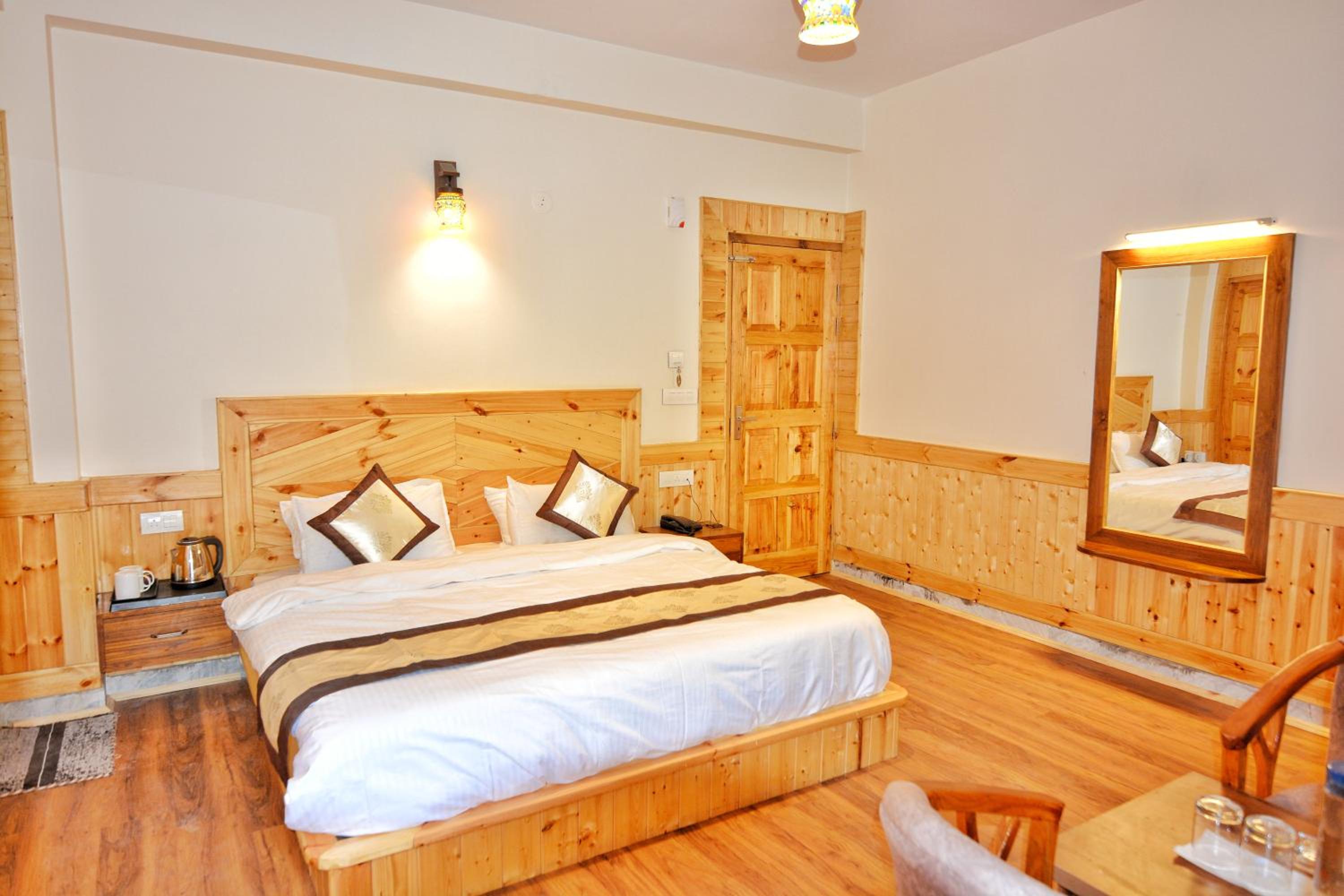 Deluxe King Room