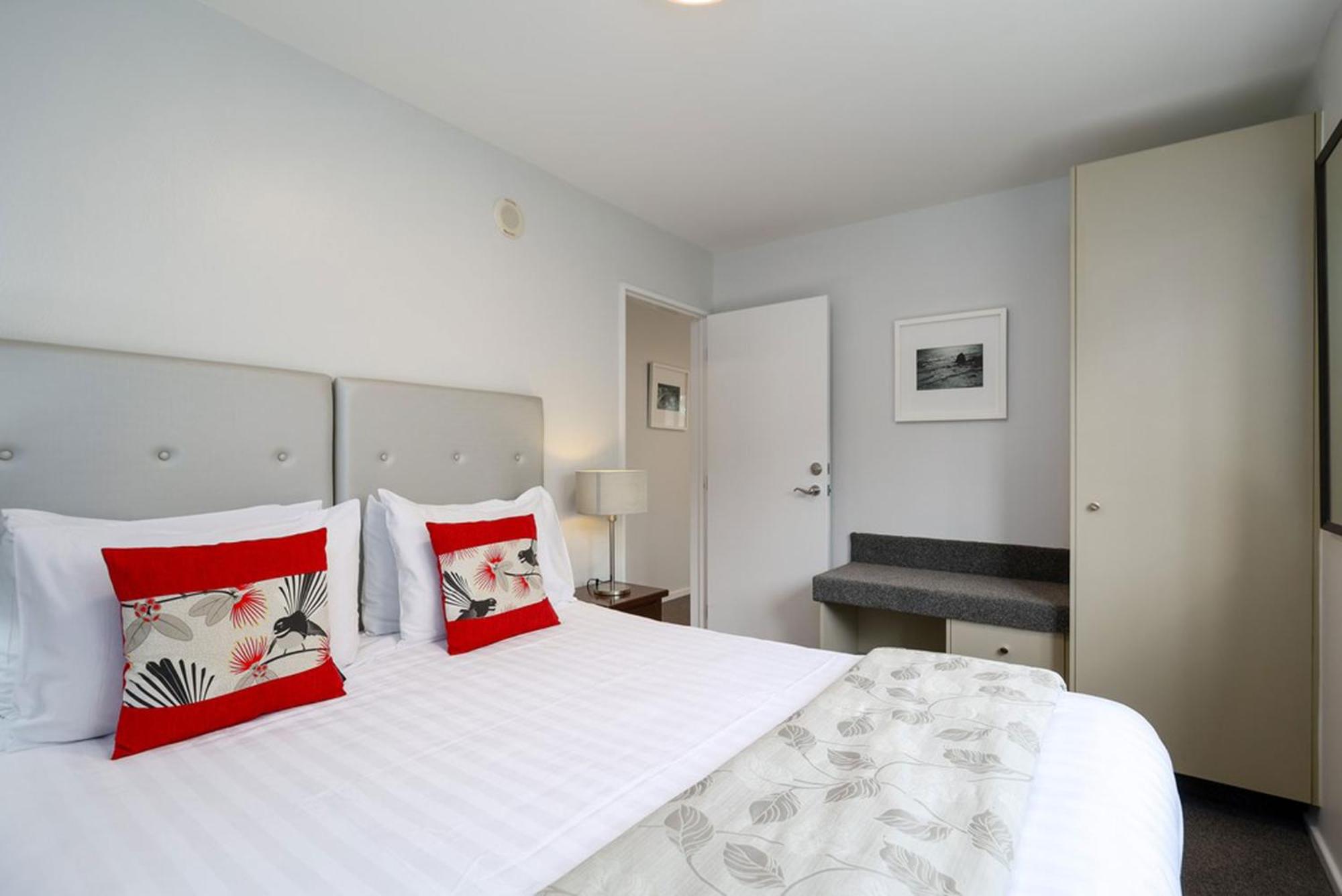 Two-Bedroom Apartment - Photo 6