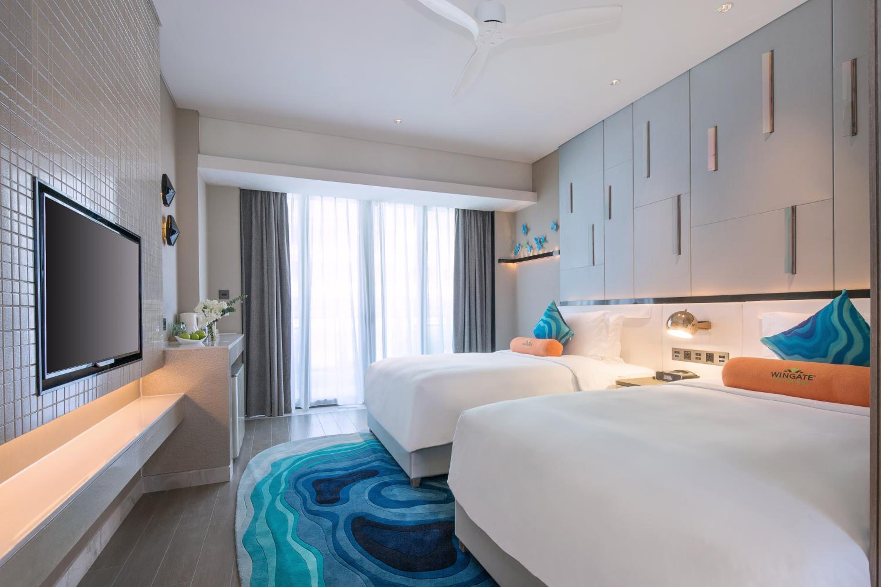 Superior Twin Room With Harbour View - Smoking photo 3