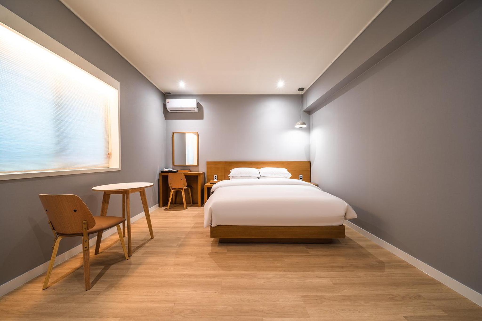 Deluxe Queen Room - Photo 5