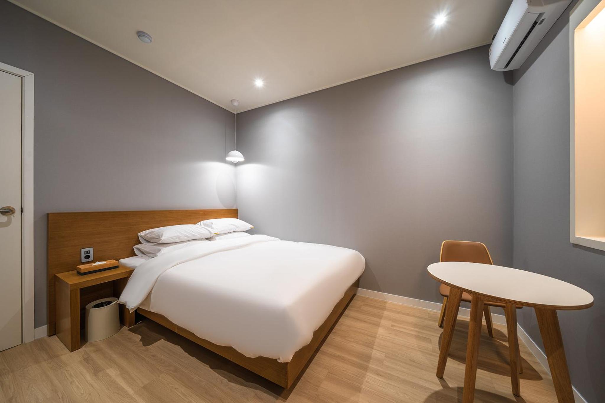 Double Room - Photo 5