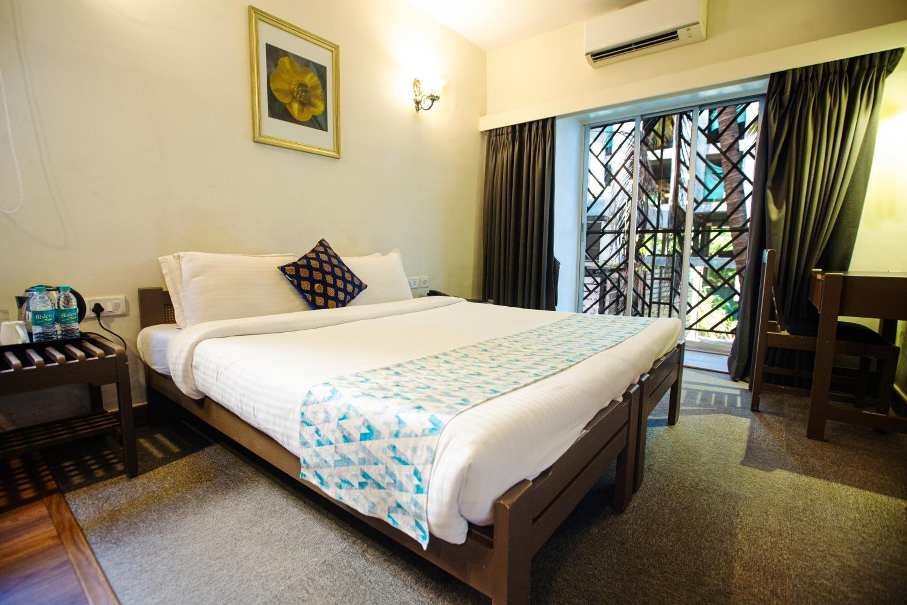 Deluxe Room - Photo 5