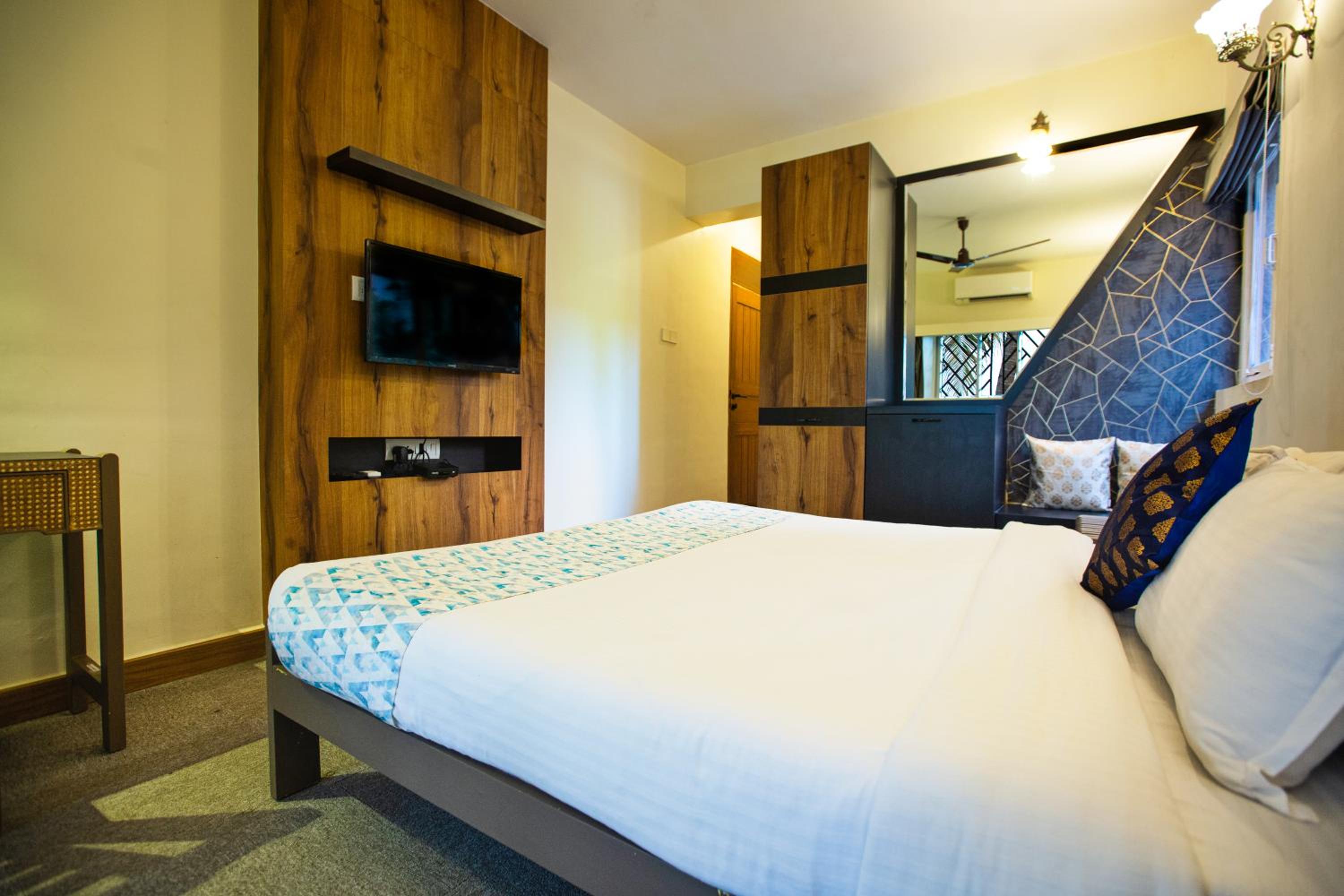 Deluxe Room - Photo 2