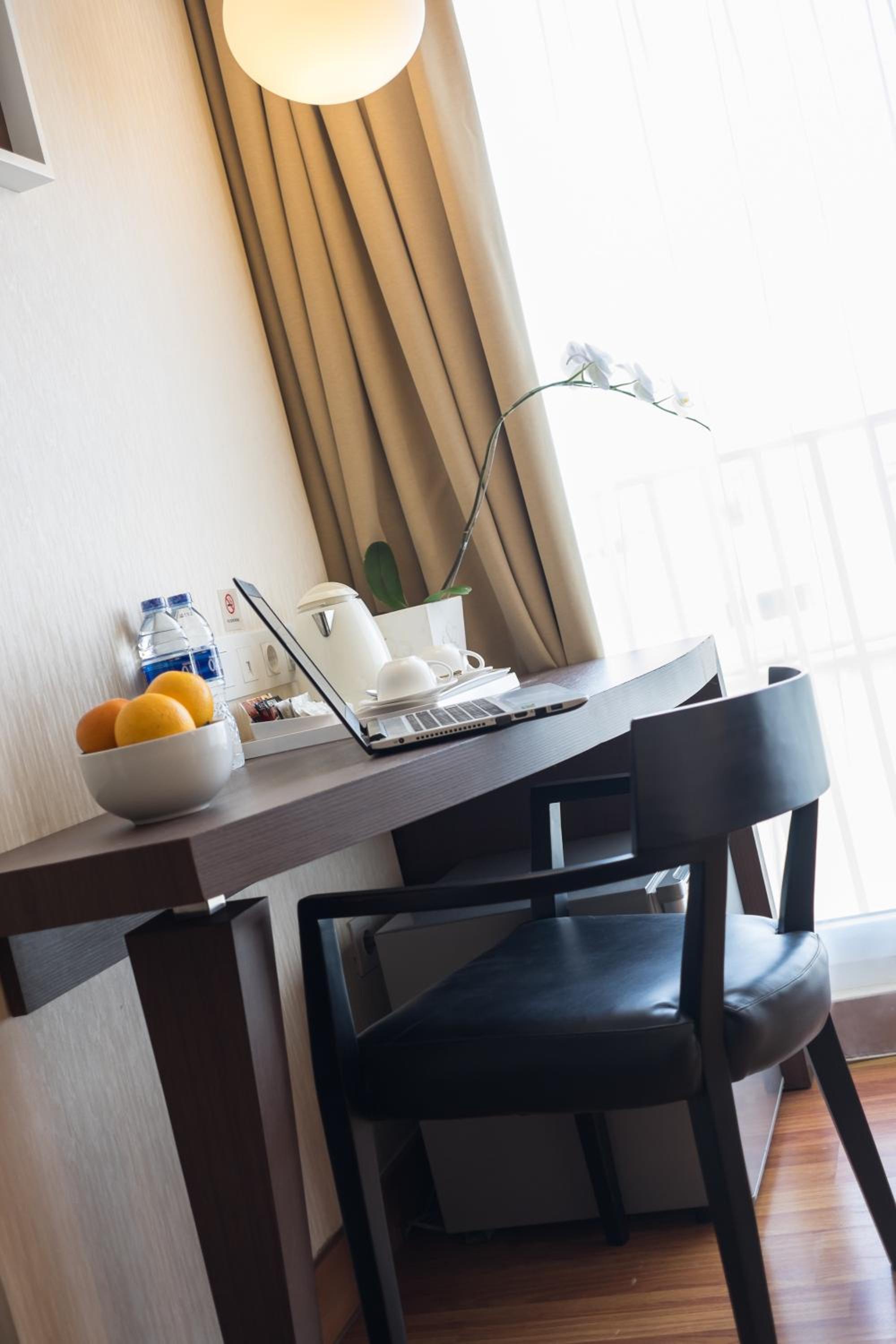 Executive King Room - Photo 2