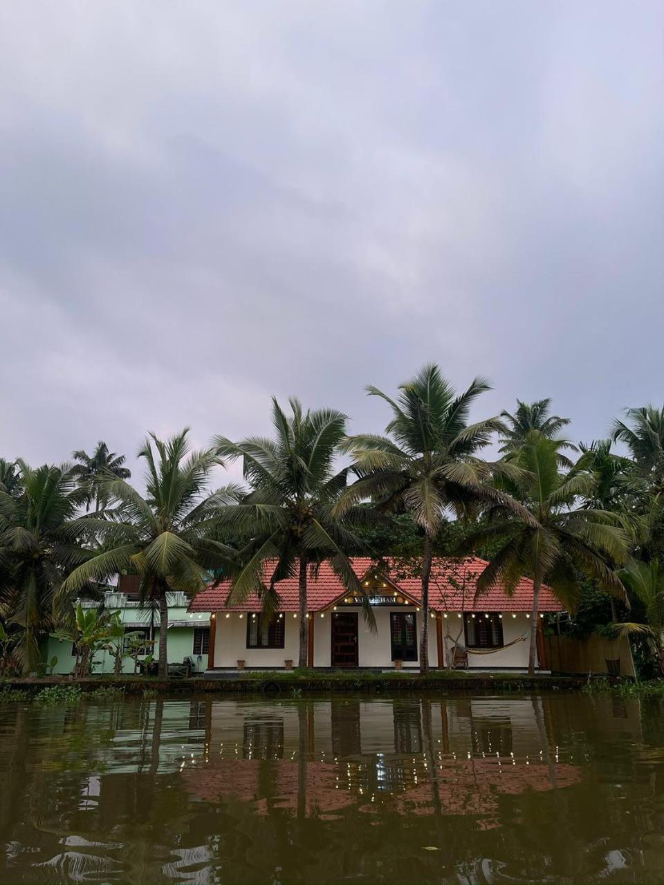 Three-Bedroom Villa photo 3