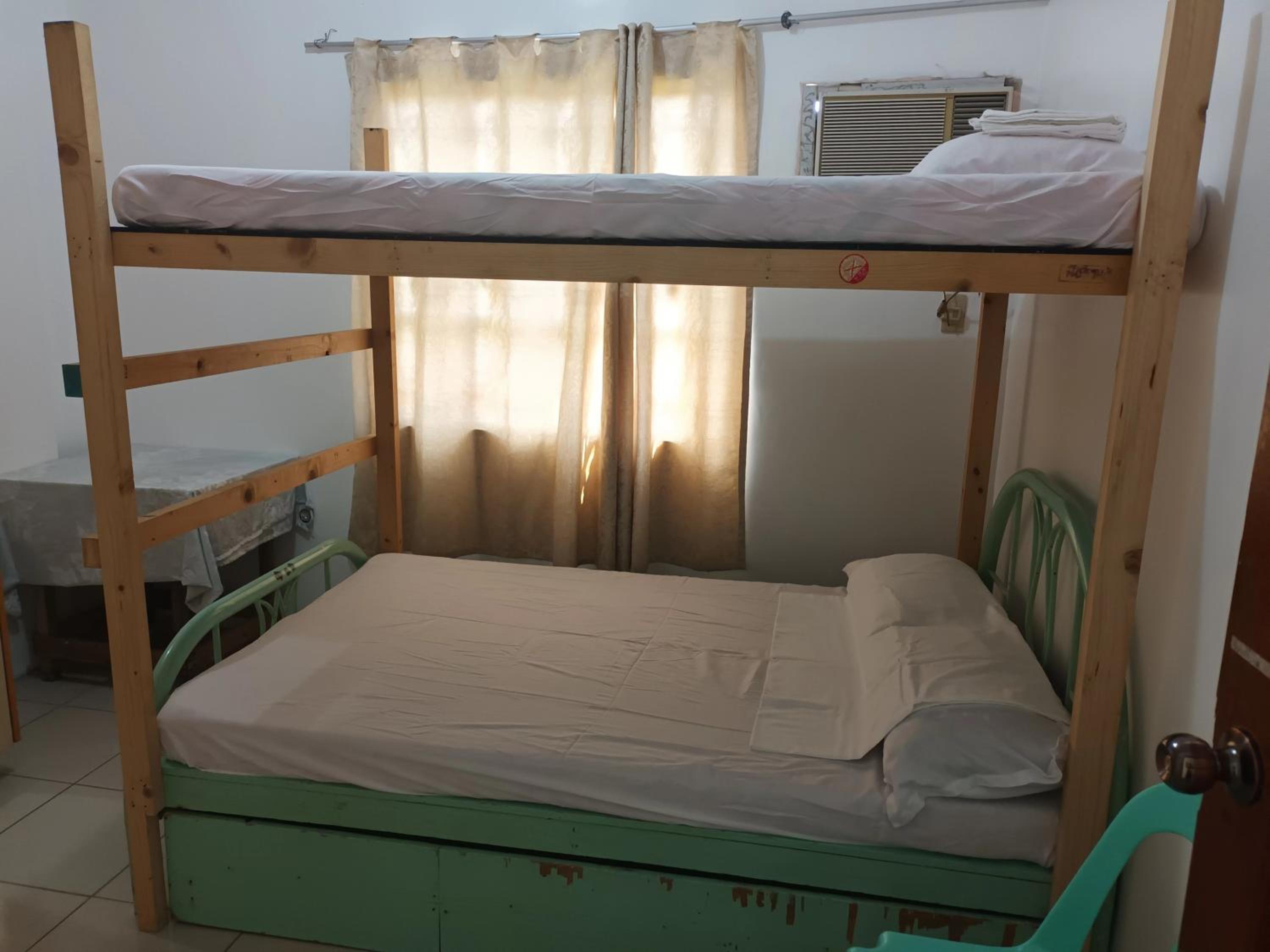 Triple Room with Private Bathroom photo 2