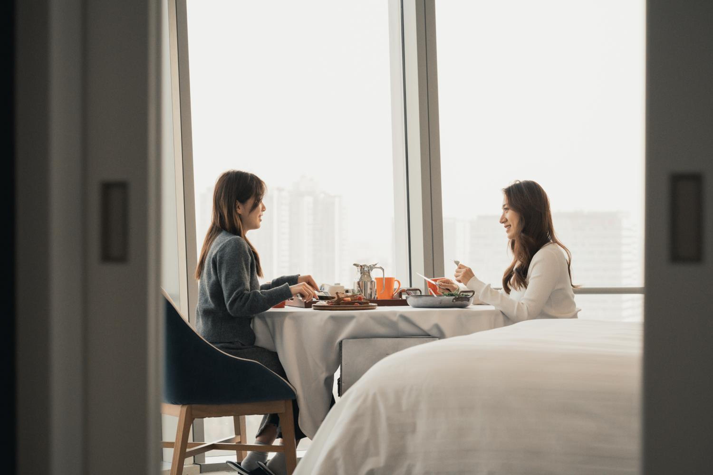 Jen 75 inclusive breakfast+dinner+1-time use of Mini-bar+Welcome fruit+Happy Hour from 5:30pm to 9:00pm