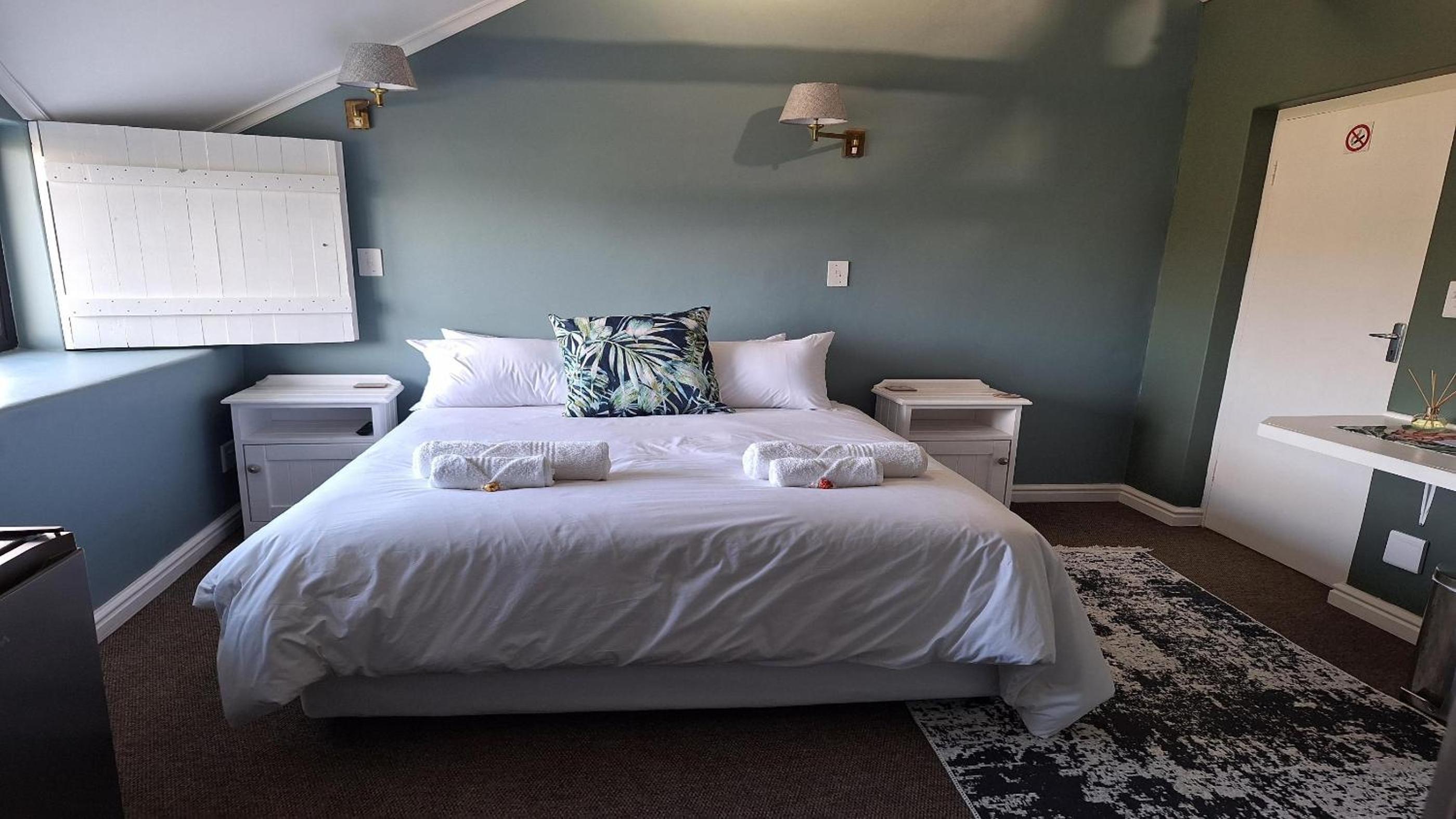 Luxury Queen Room