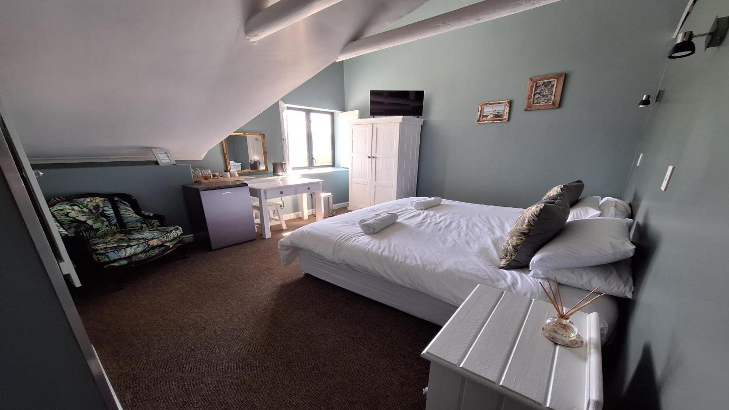 Luxury King Room