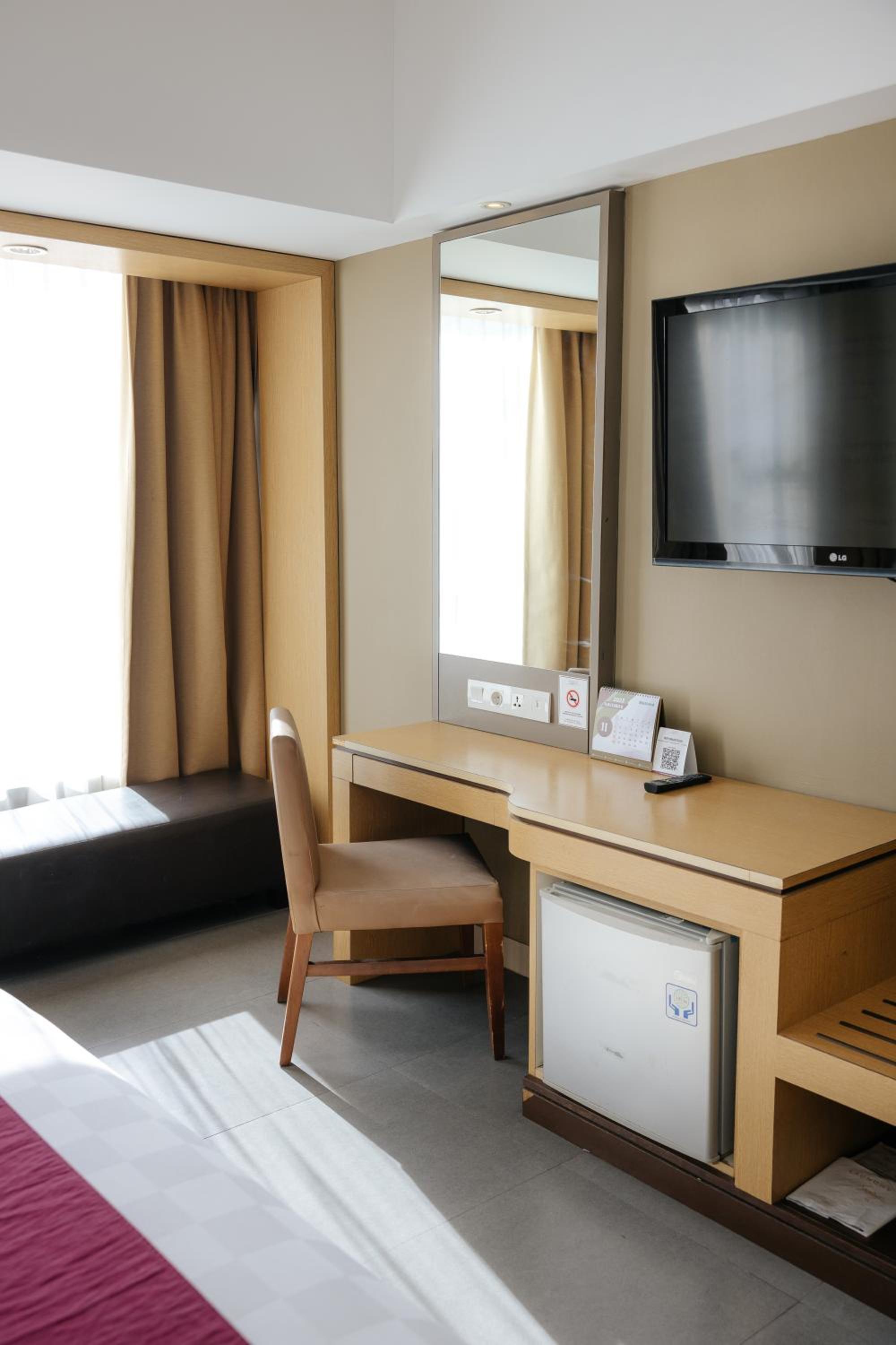 Deluxe Room with Balinese Culture and Beach Club Experience - Photo 1