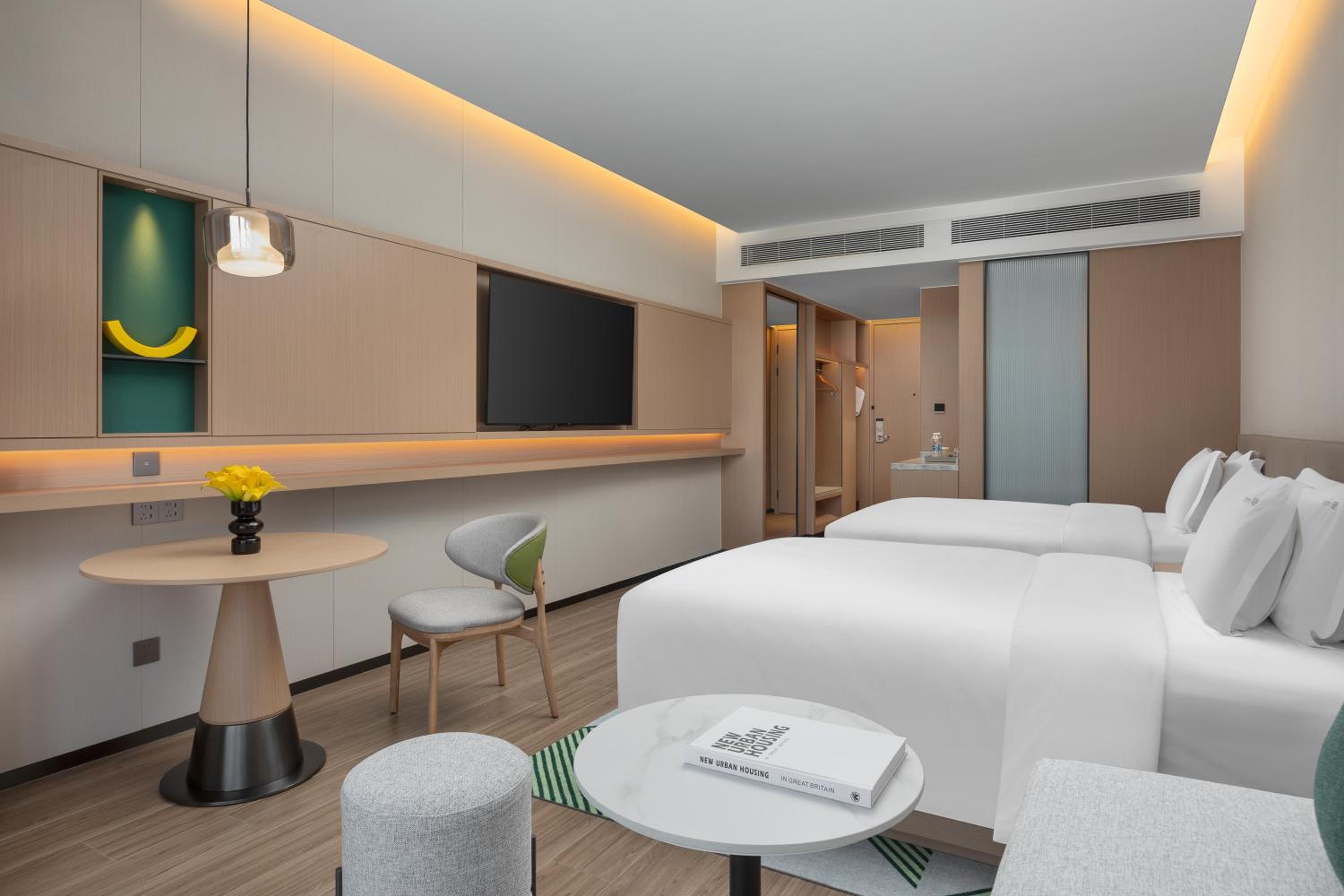 Deluxe Double Room with Two Double Beds photo 2