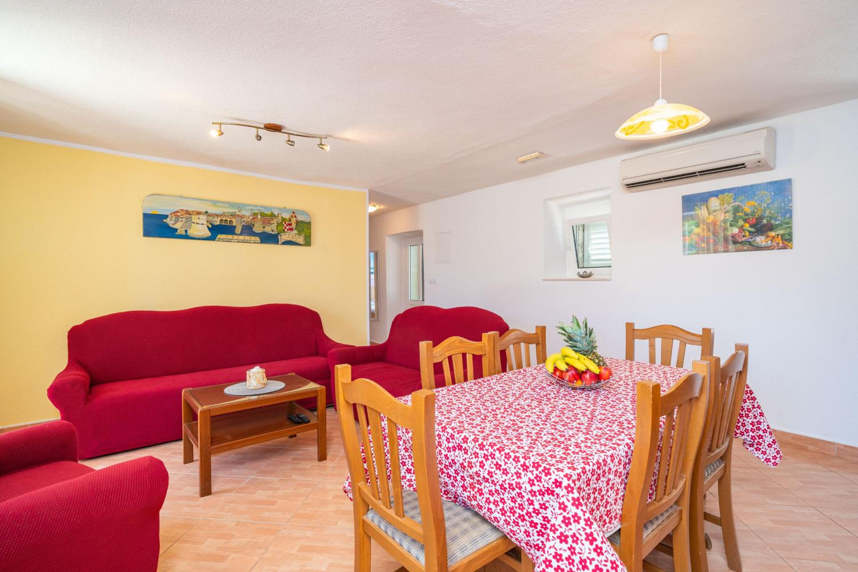 Three-Bedroom Villa with Private Pool photo 2