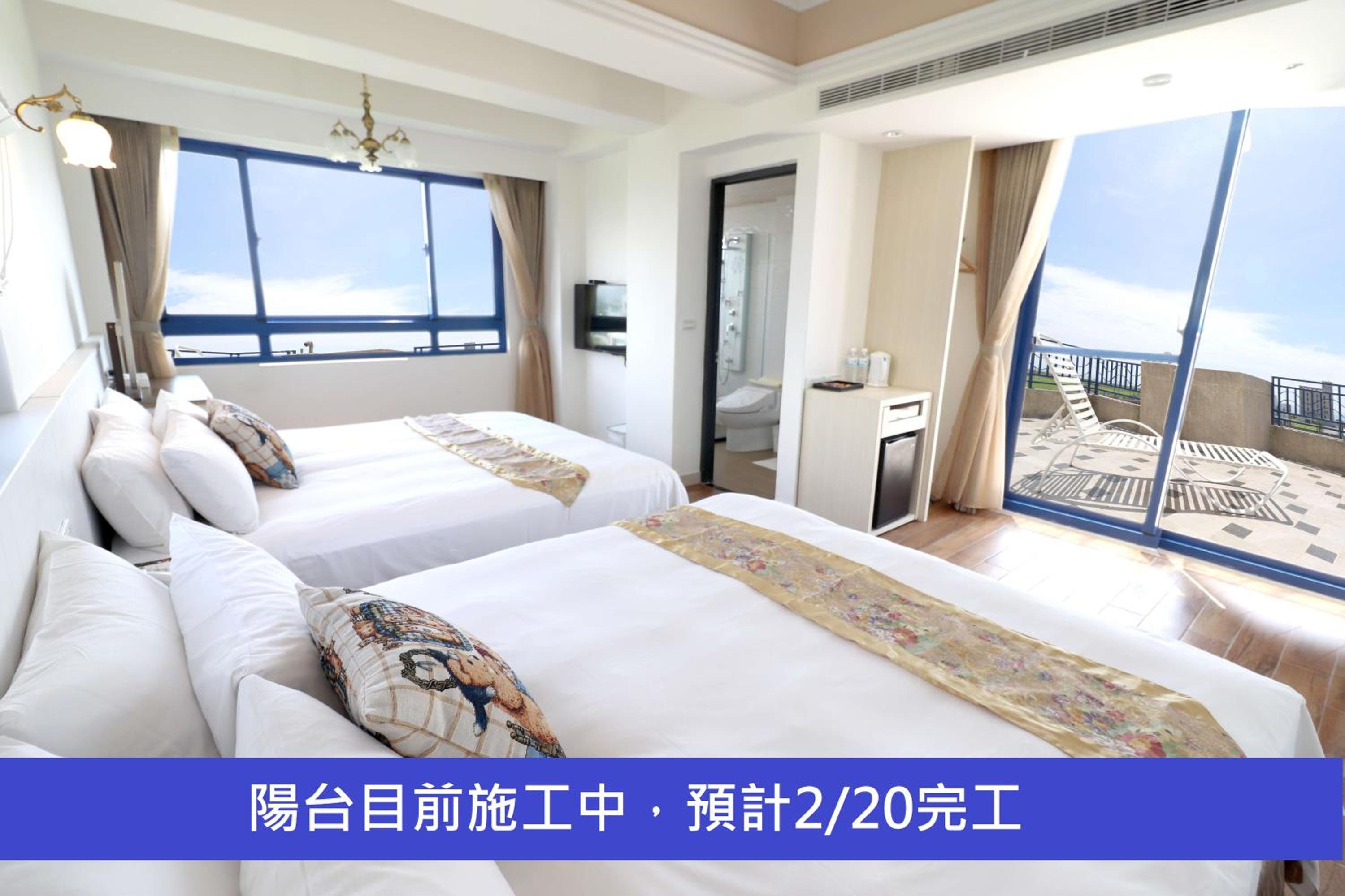 Quadruple Room with Bath photo 1
