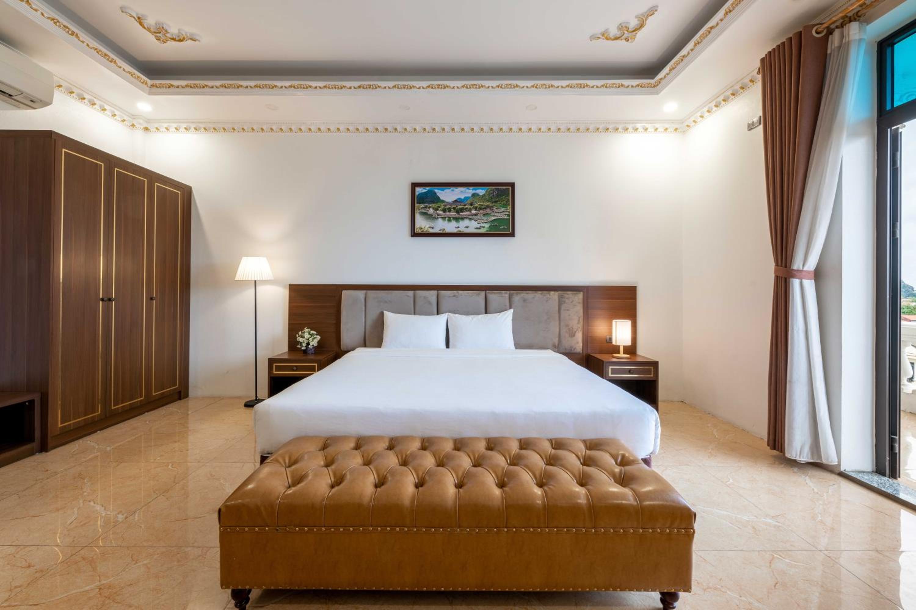 Deluxe Double Room with Balcony photo 1