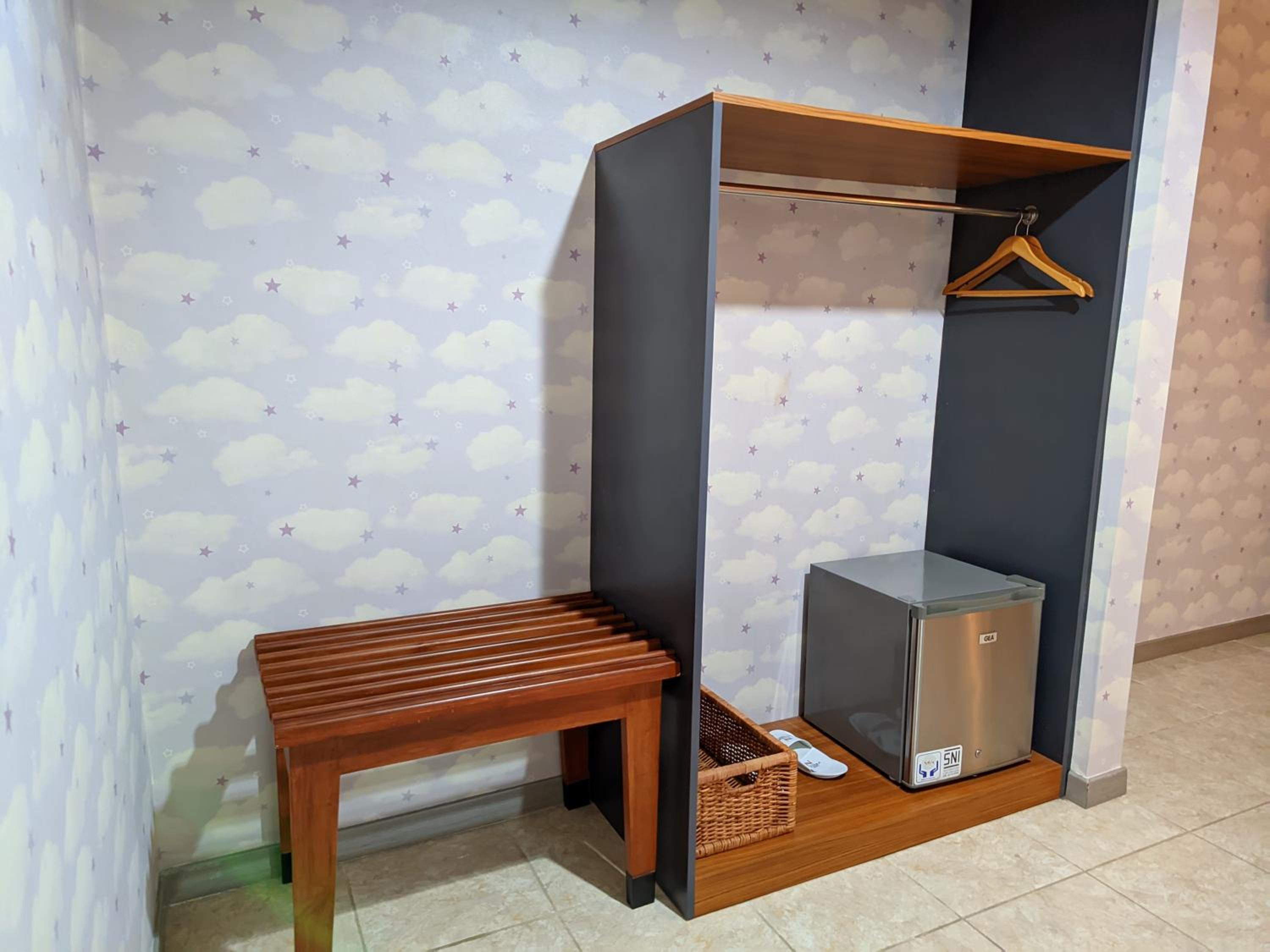 Family Room - Photo 2