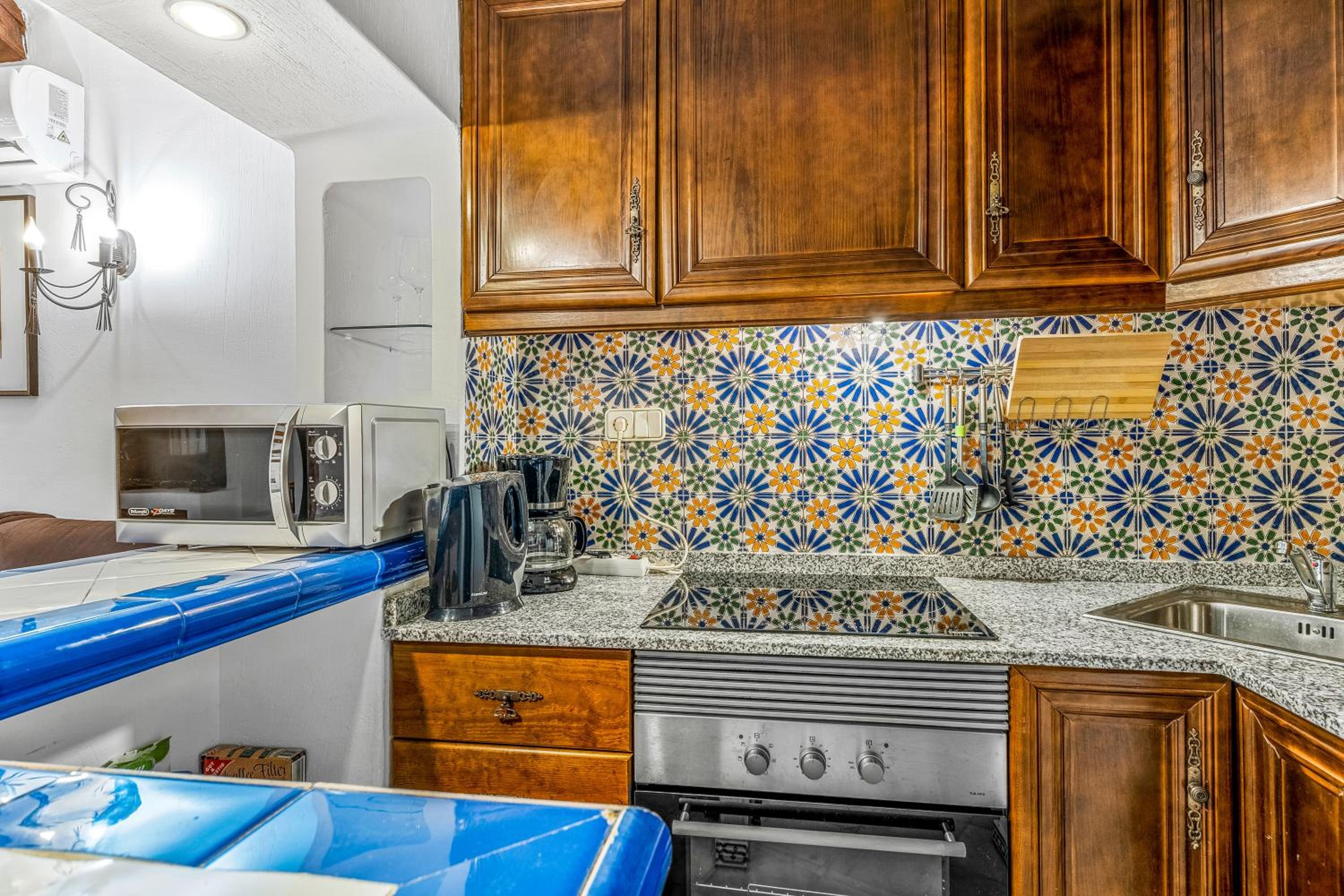 Two-Bedroom Deluxe Apartment with Garden View photo 2