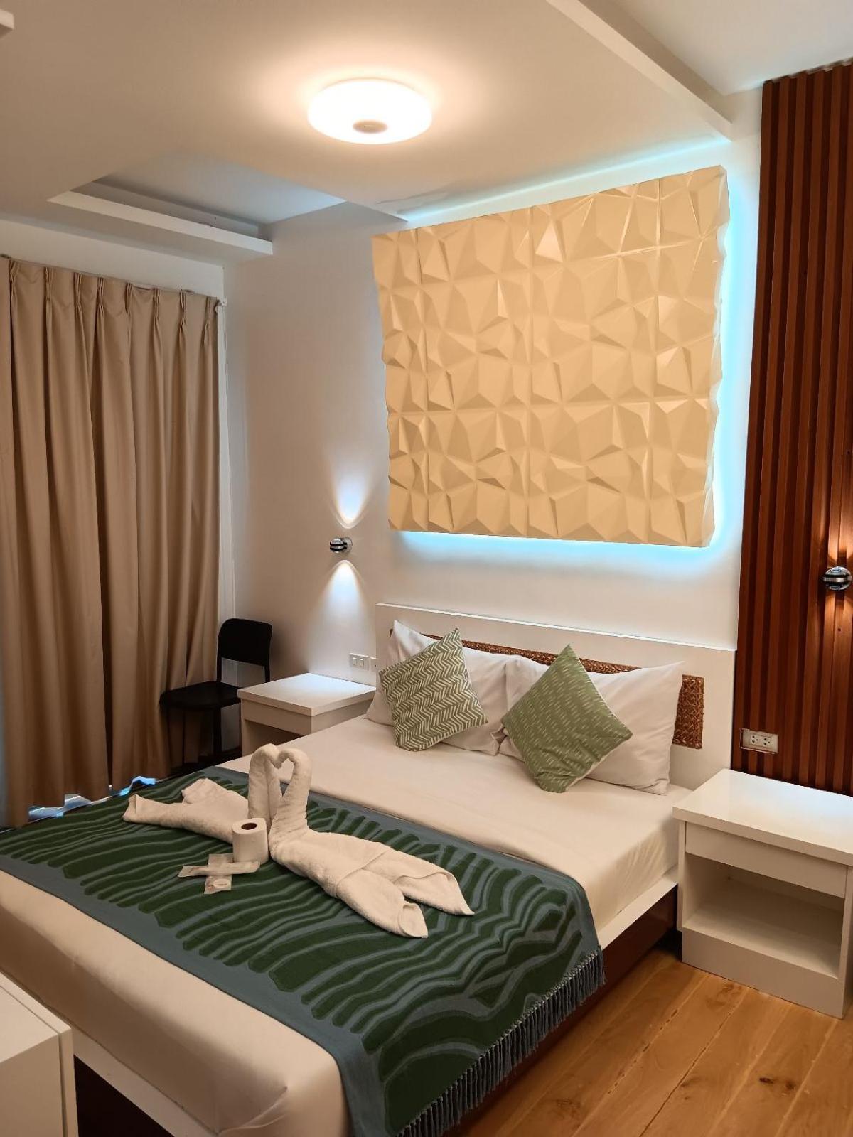 Deluxe Queen Room photo 1