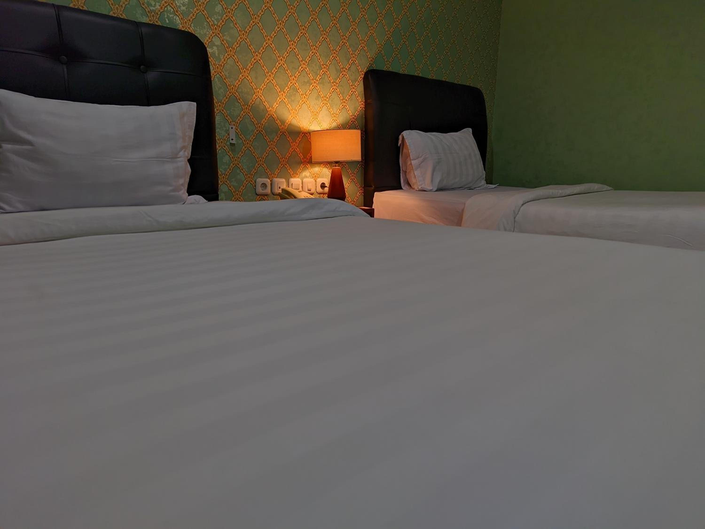 Standard Twin Room - Photo 3