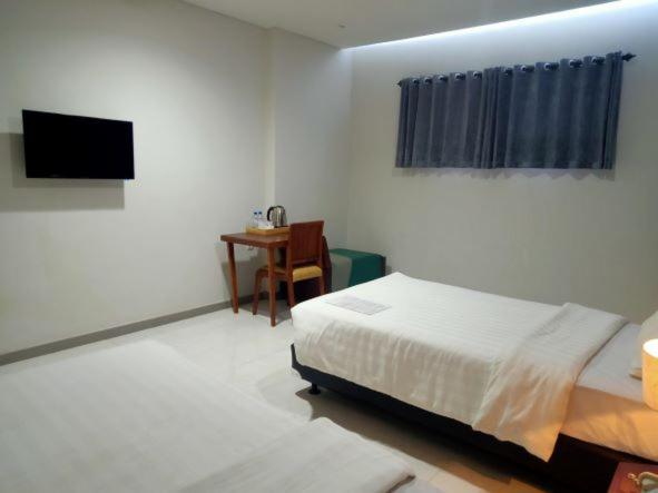 Standard Twin Room - Photo 2
