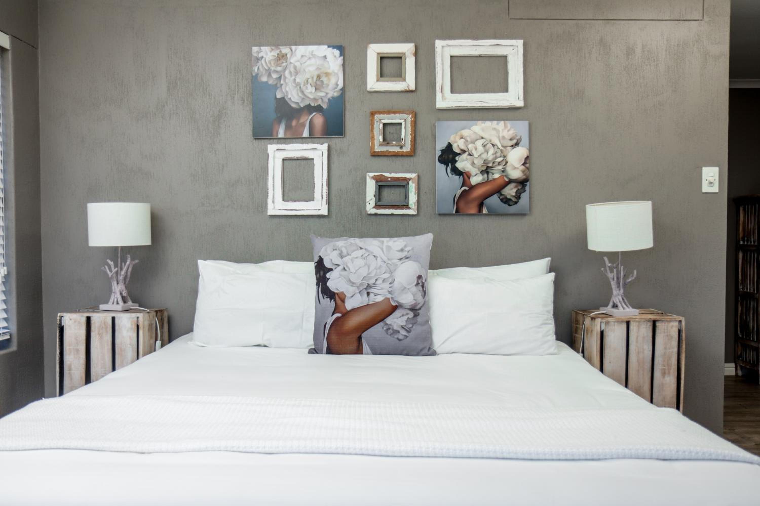 Deluxe King Room with Sea View photo 1