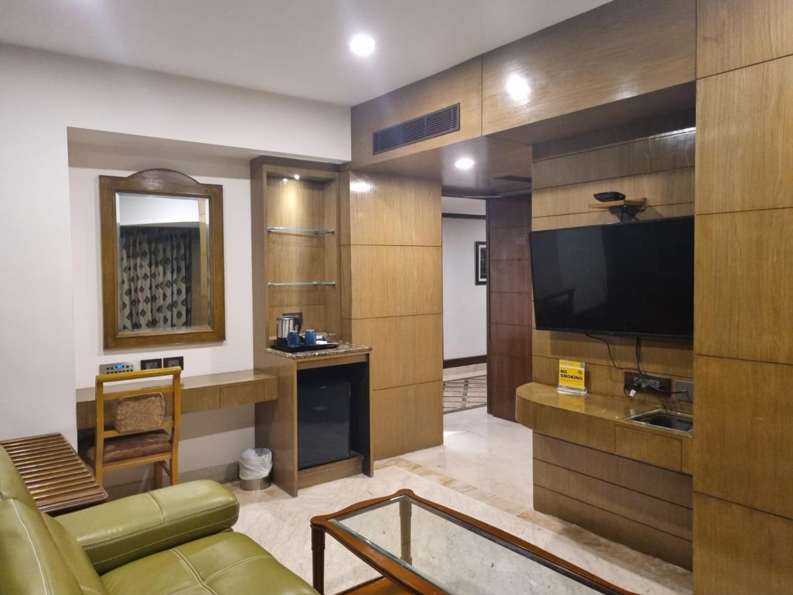 Suite - Photo 7
