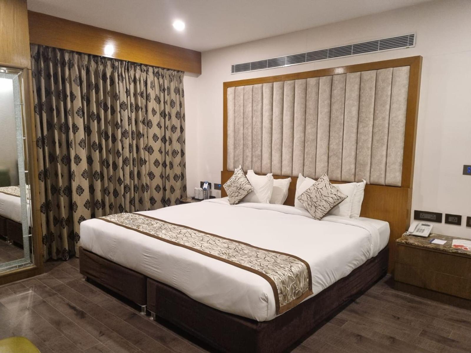Suite - Photo 3