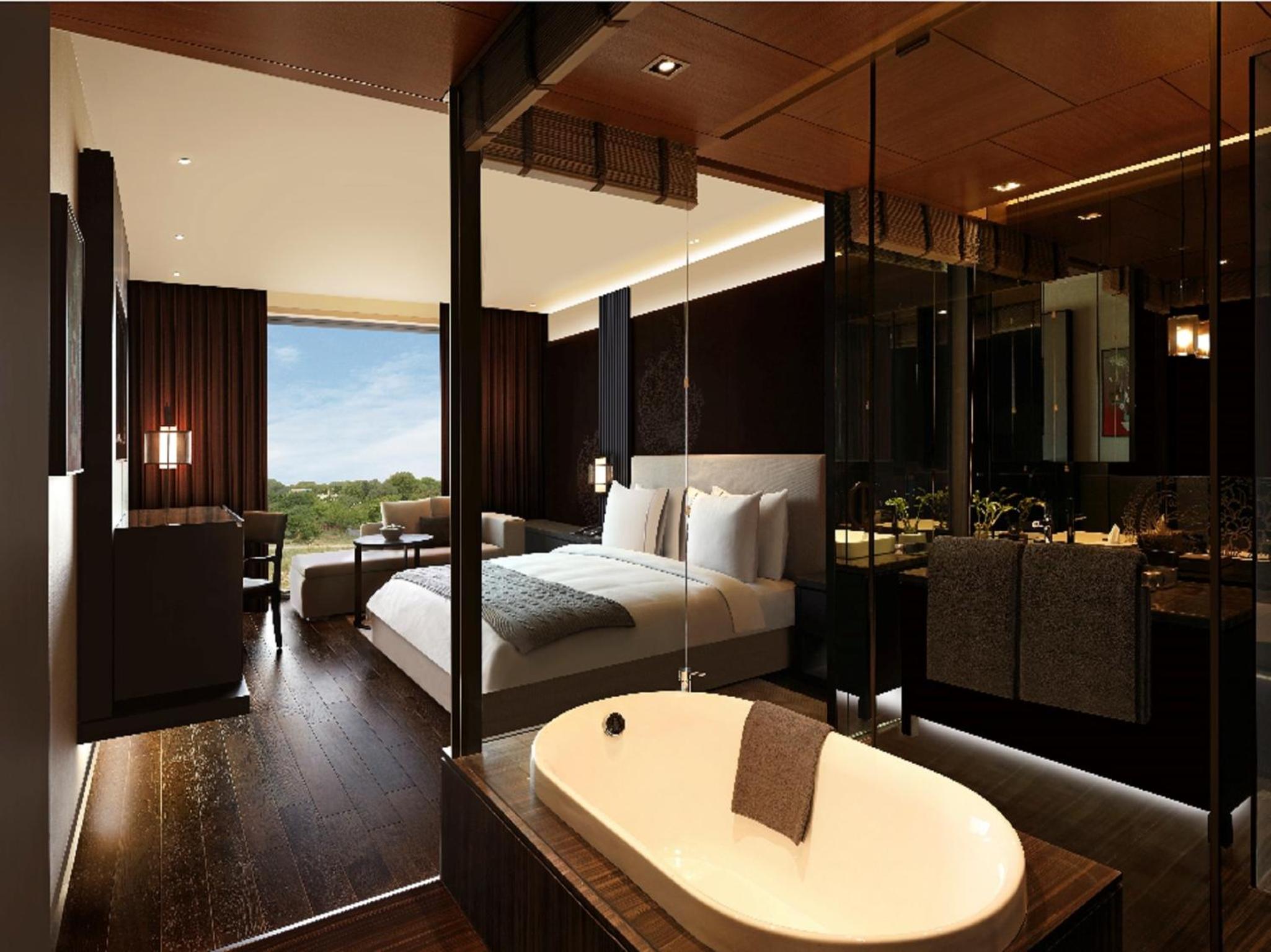 Club Room with Hi-Tea & Club Lounge Access, 2 way Airport Transfer, Floor Butler Service