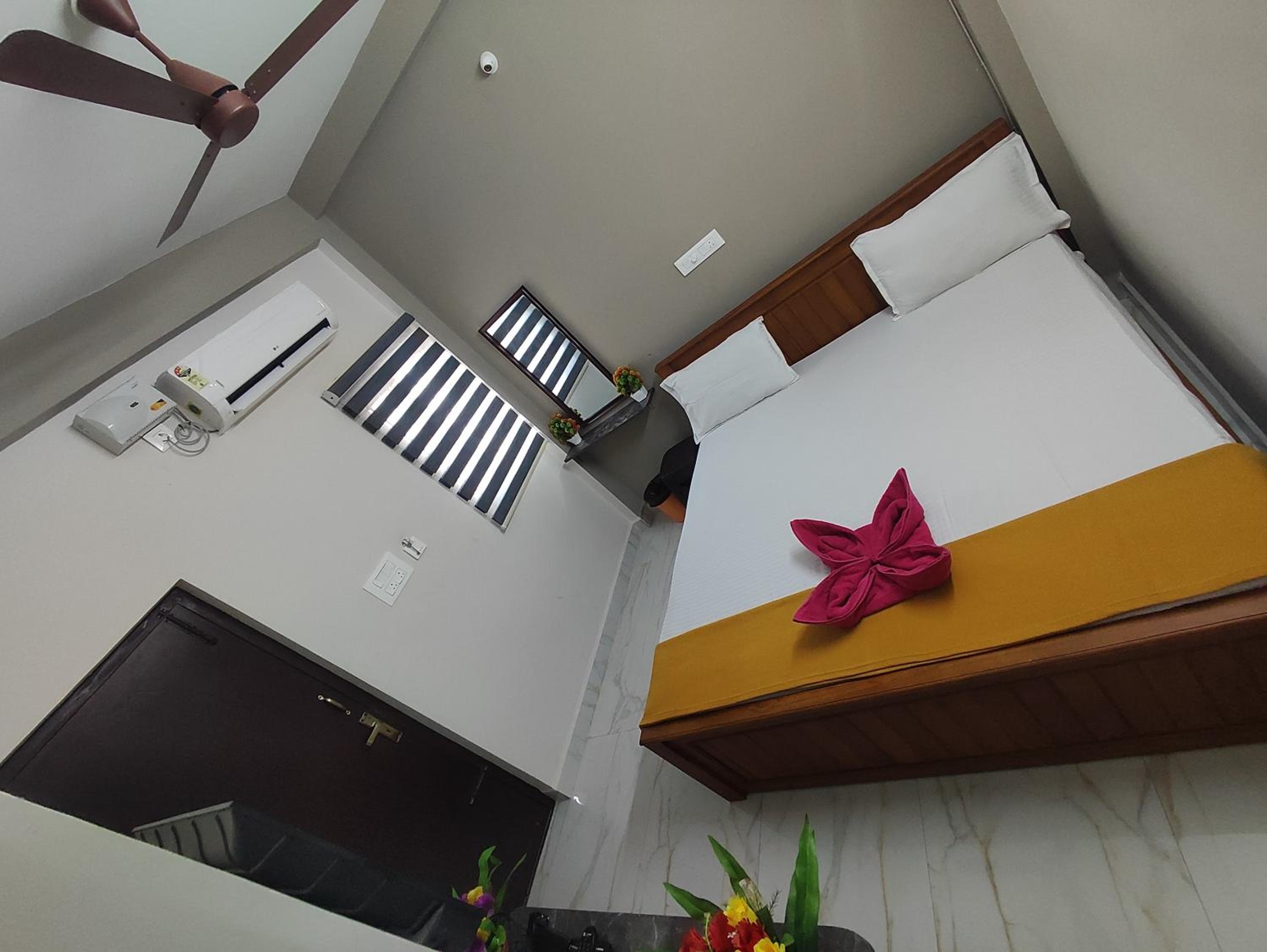 Double Room - Photo 6