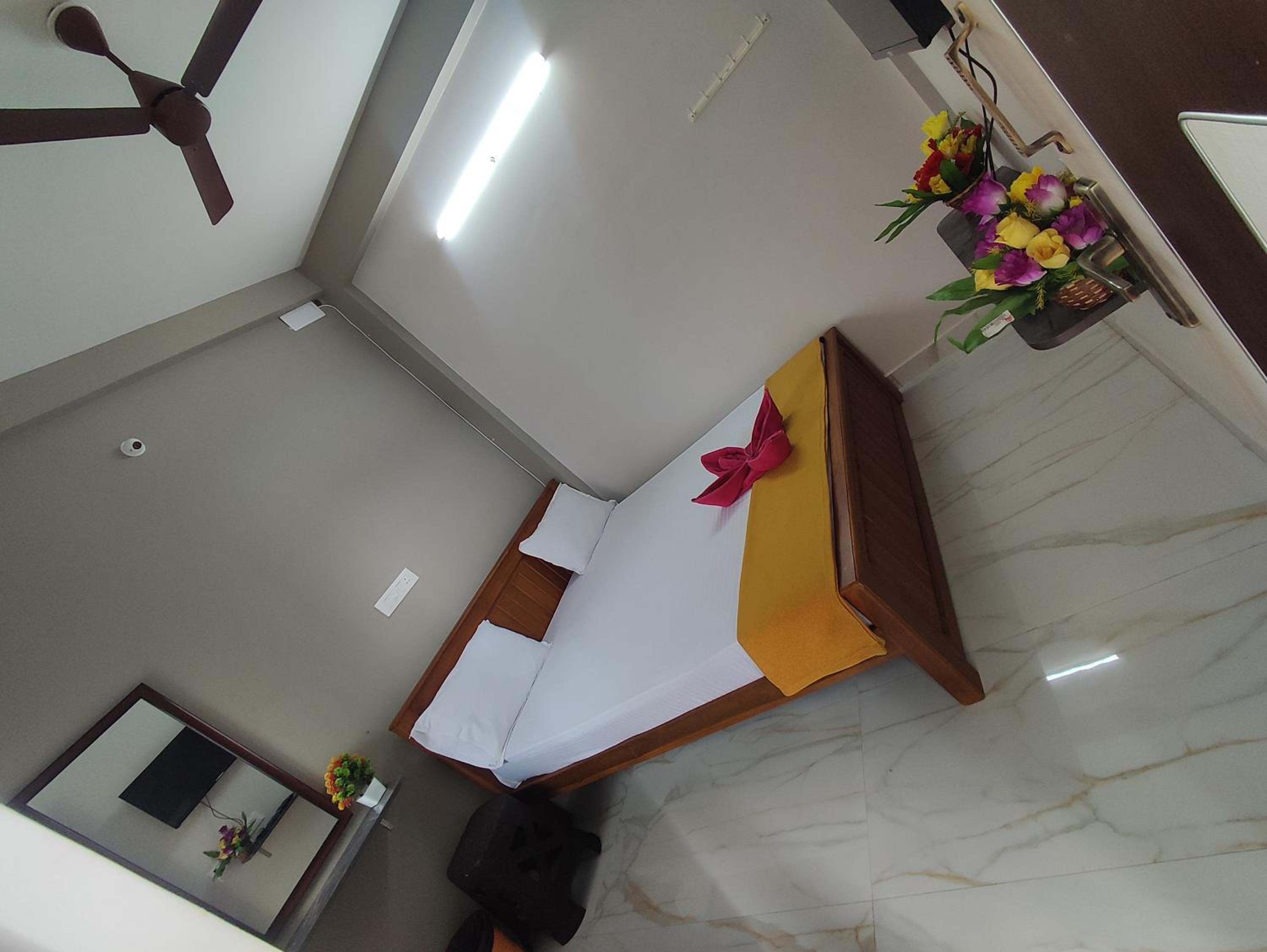Double Room - Photo 7