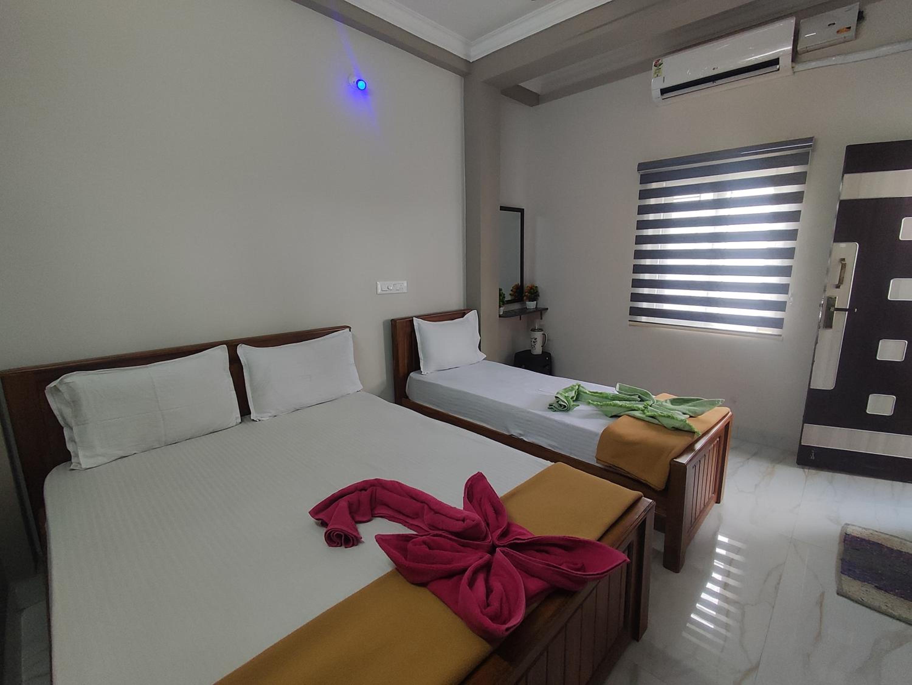 Double or Twin Room with Extra Bed photo 1