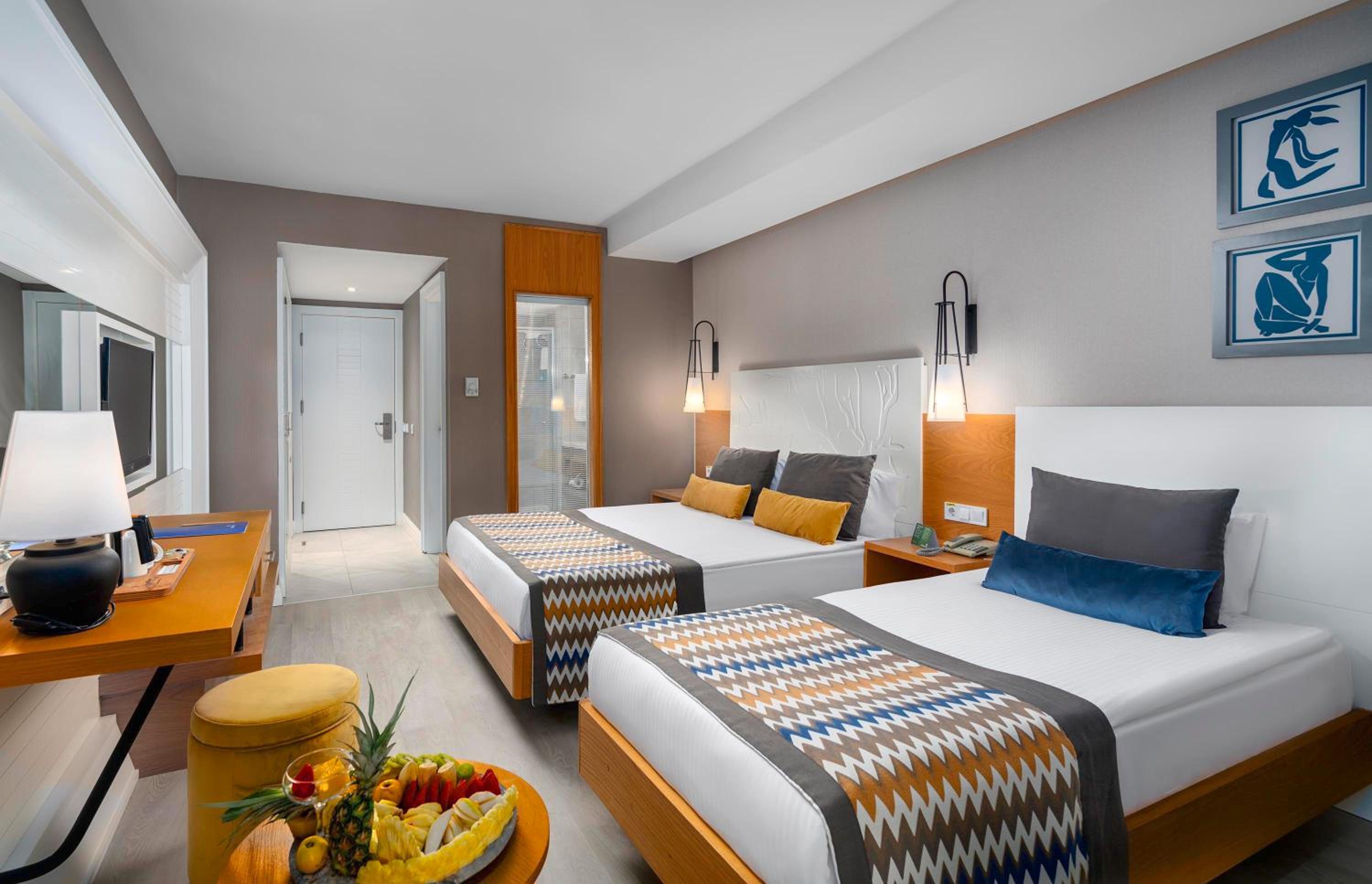 Double Room with Spa Bath photo 1