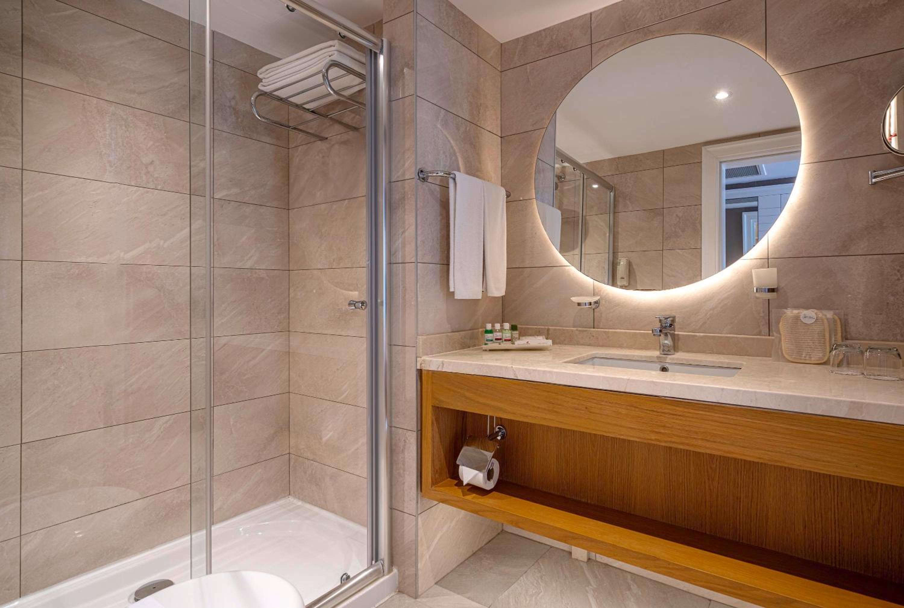 Double Room with Spa Bath photo 2