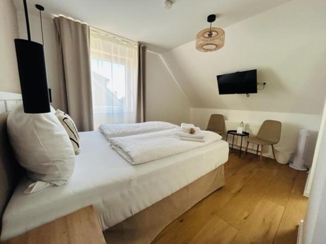 Small Double Room photo 1