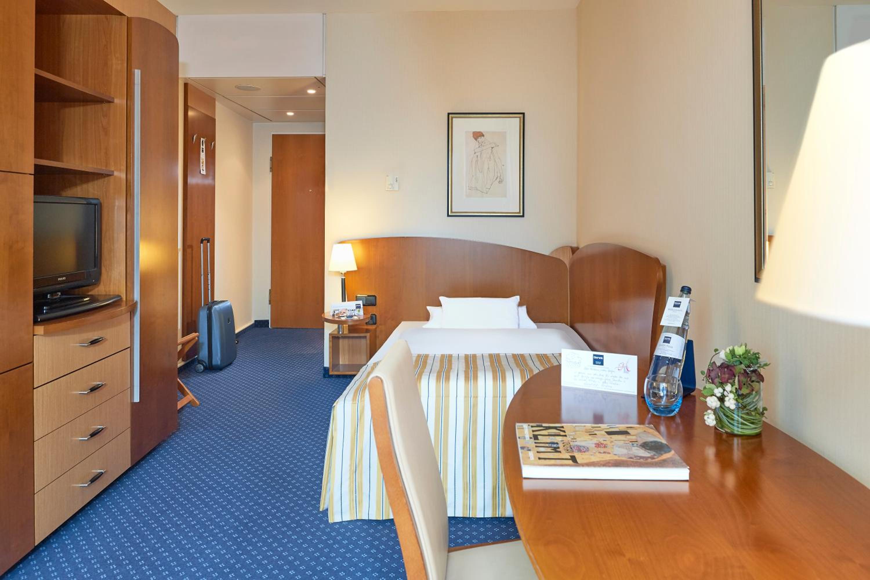 Standard Single Room photo 3