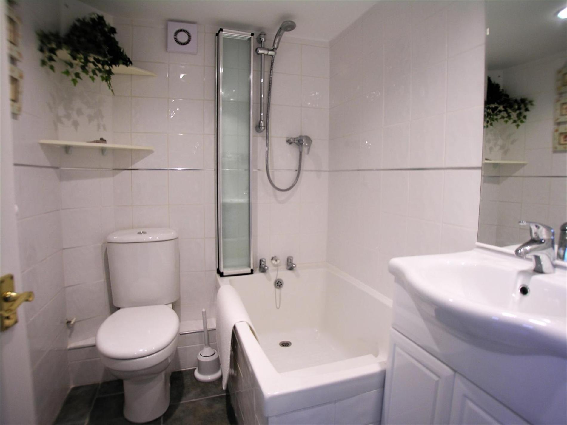 Two-Bedroom House photo 3