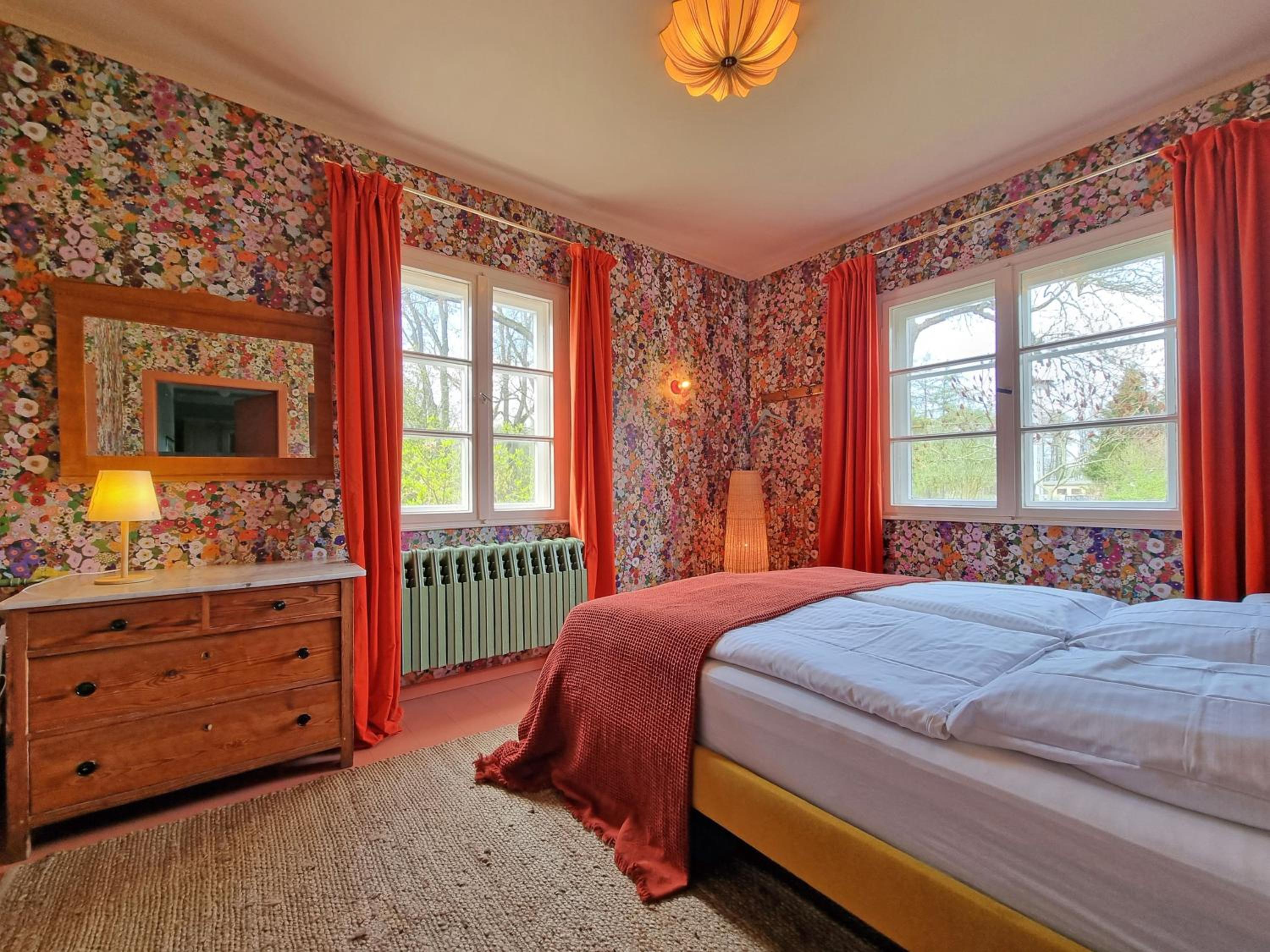 Four-Bedroom House photo 1