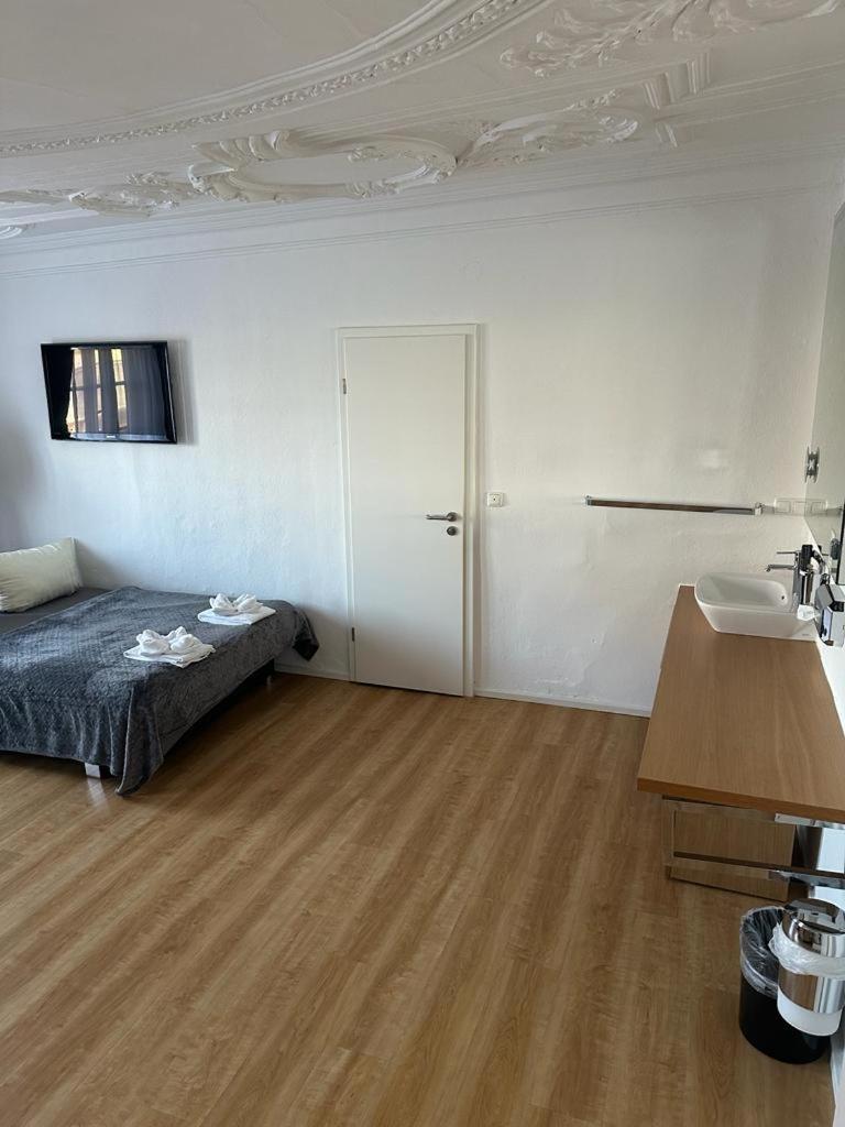 Double Room - Photo 4