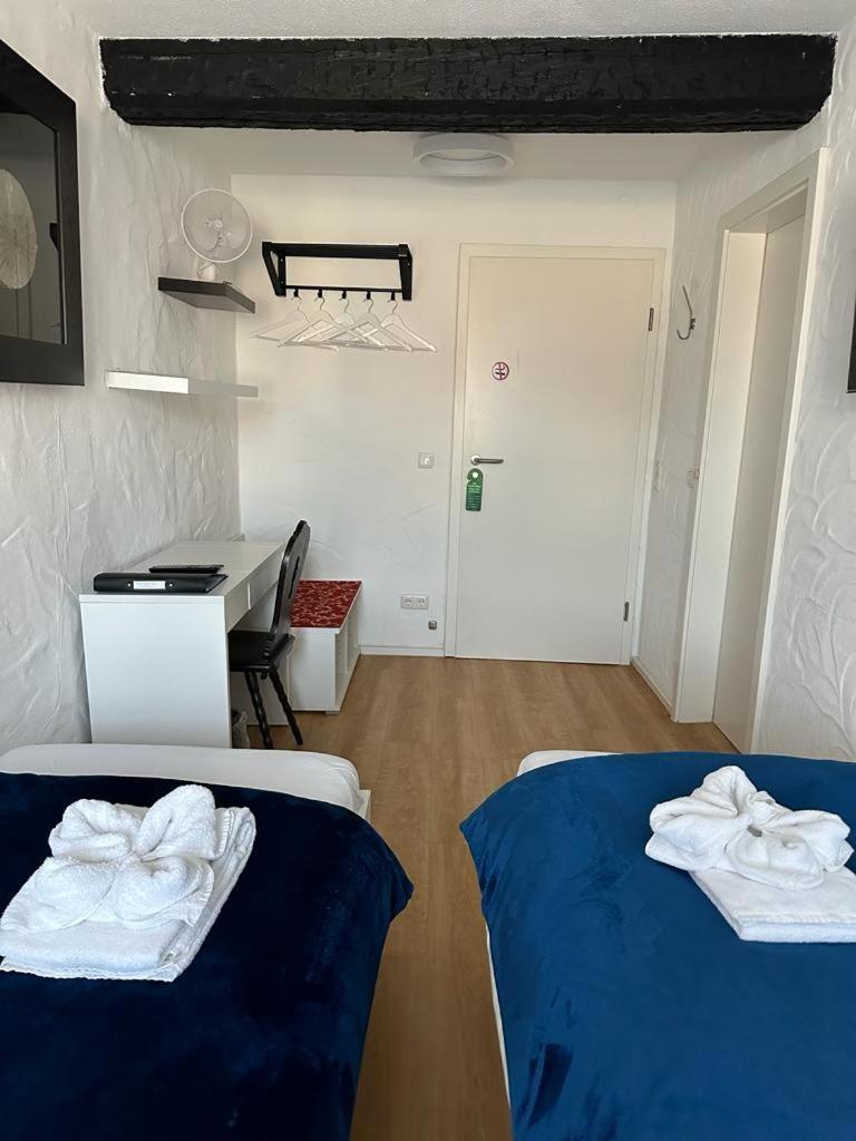 Single Room photo 3